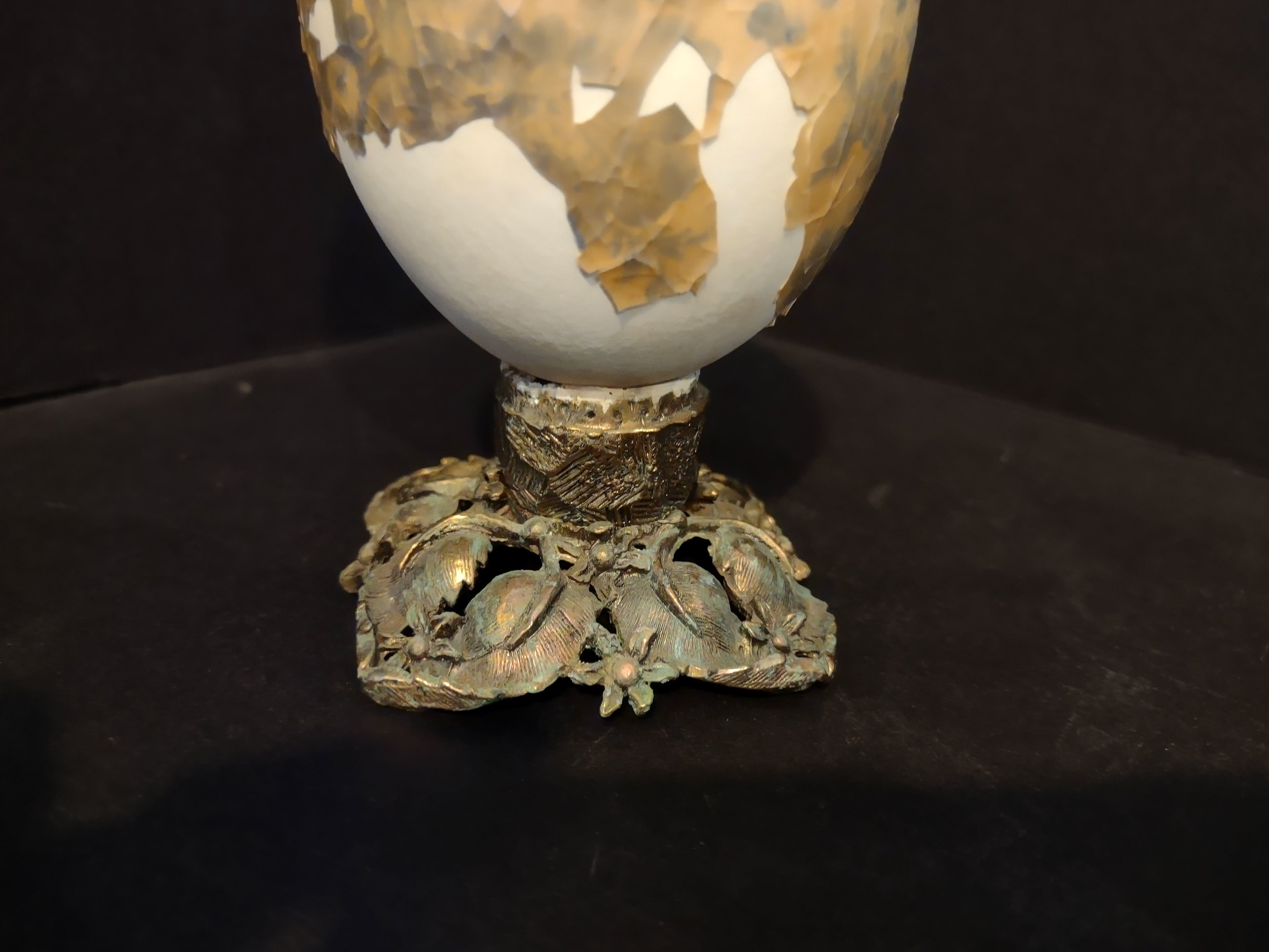 Vintage 4" Easter Egg on Metal Foot Blue Flower Design (lot 5343)