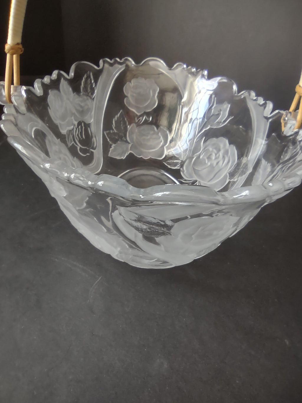 Von Maur Wedding Basket Roses Etched Glass (lot 2663)