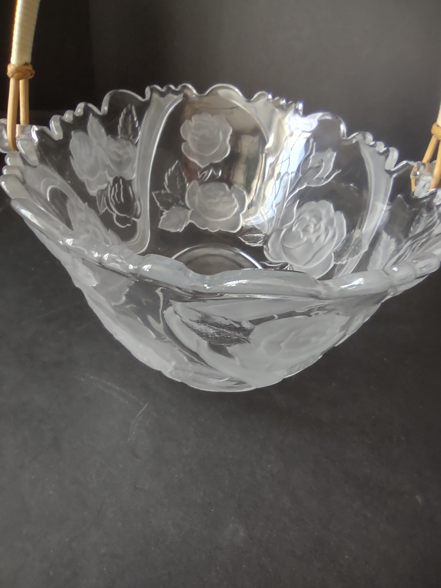 Von Maur Wedding Basket Roses Etched Glass (lot 2663)