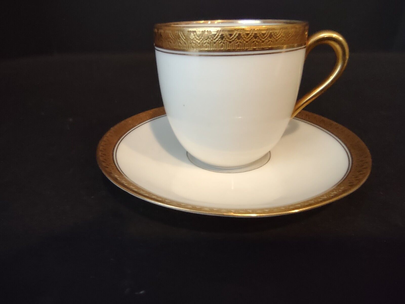 Vintage Black Knight Marquise Bavaria Demitasse Cup Heavy Gold Trim (lot 512)