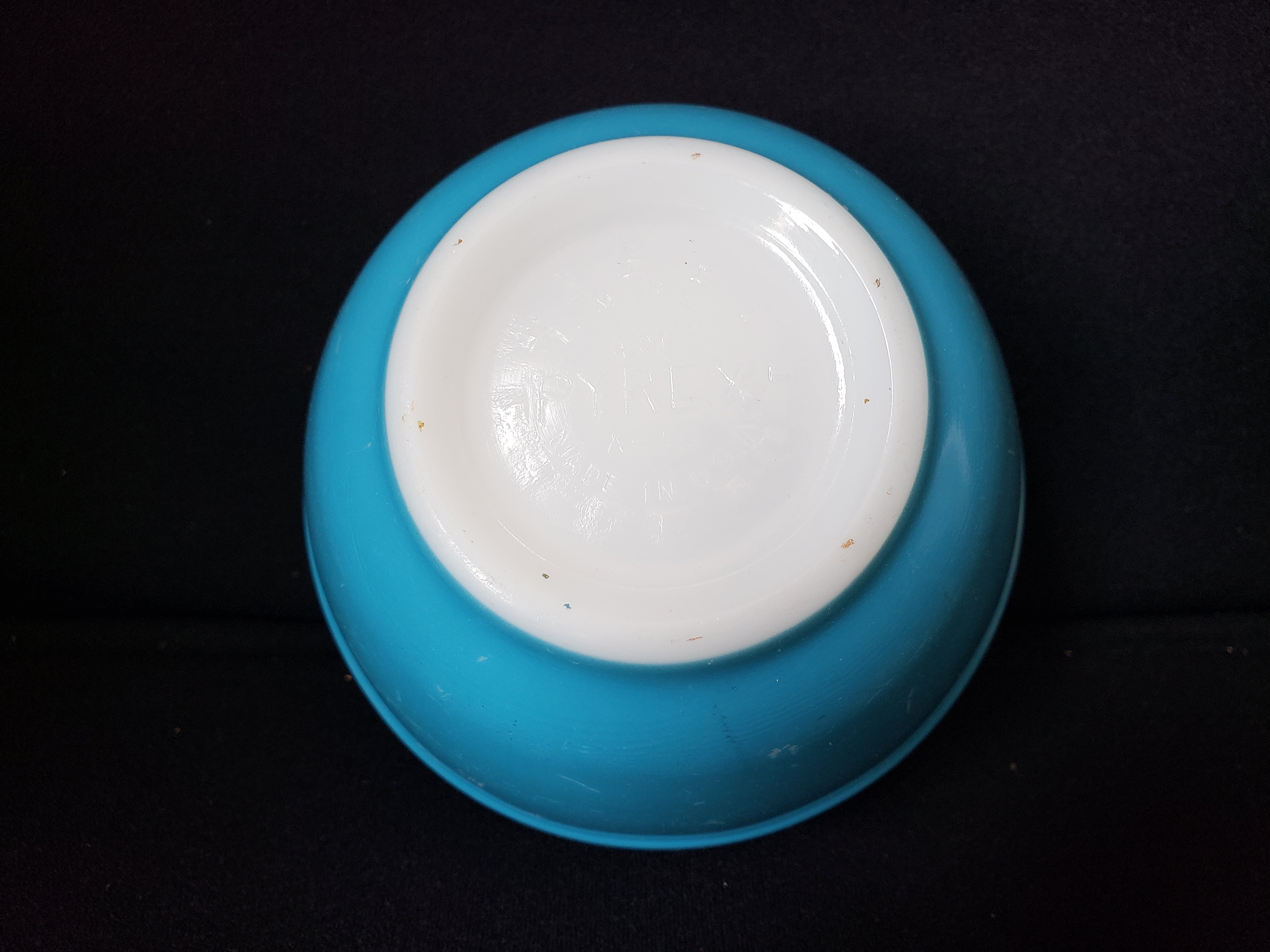 Vintage Pyrex 401 Turquoise Blue Mixing Bowl A-10 Some Scratches (lot 2144d)