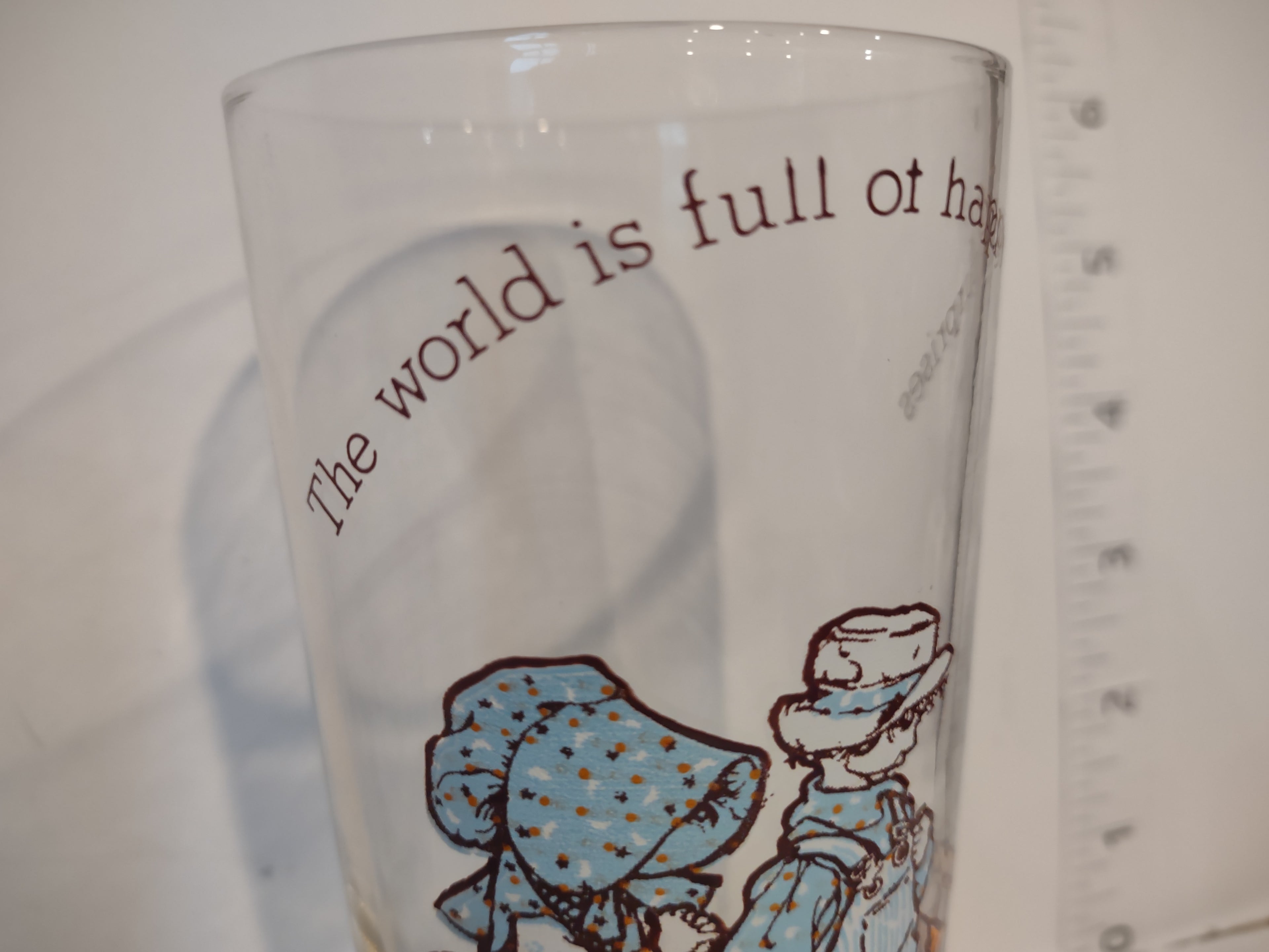 Set of 10 Holly Hobbie Glass The World Is Full of Happy Surprises (lot 2749c)