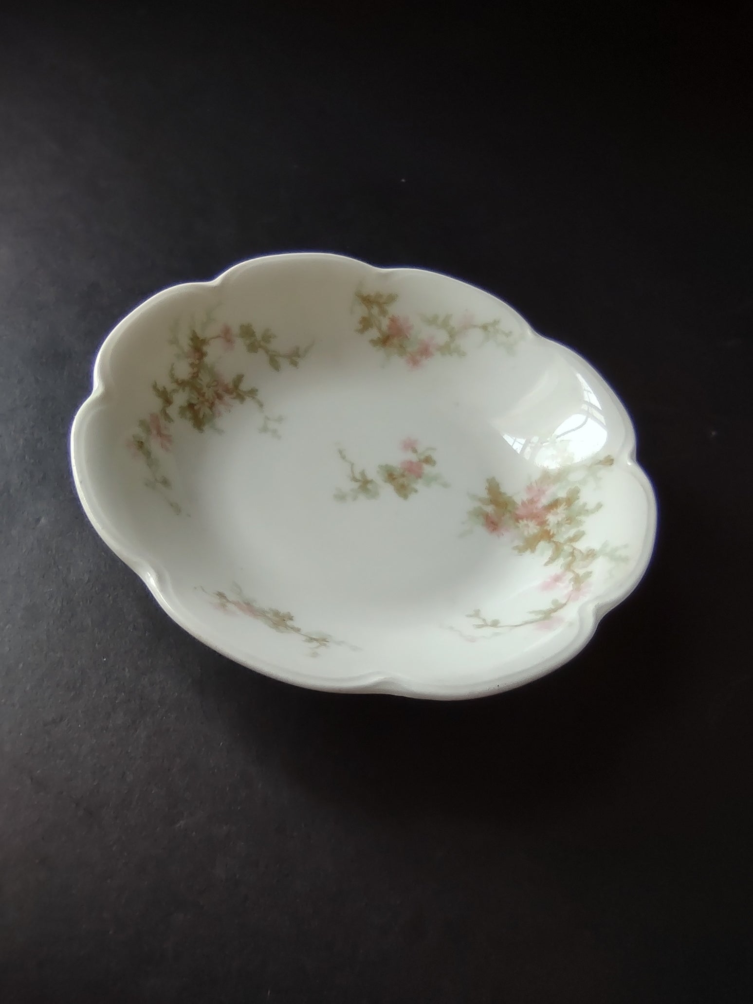 Haviland Limoges Small Bowl 5-1/2" Plate Pink Thistle & Daisy (lot 884)