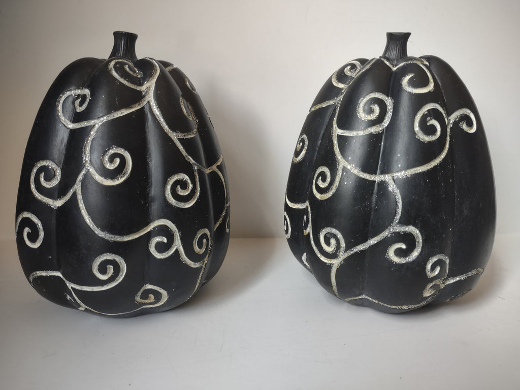 Halloween Black Pumpkin x 2 Silver Scroll Design 8" Polyresin (lot 3000j)