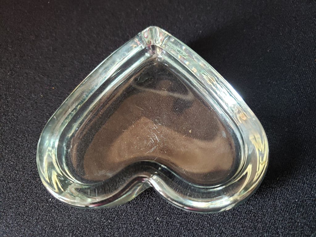Vintage Glass Heart Dish Ashtray Trinket Jewelry Dish 3-1/2" (2152)