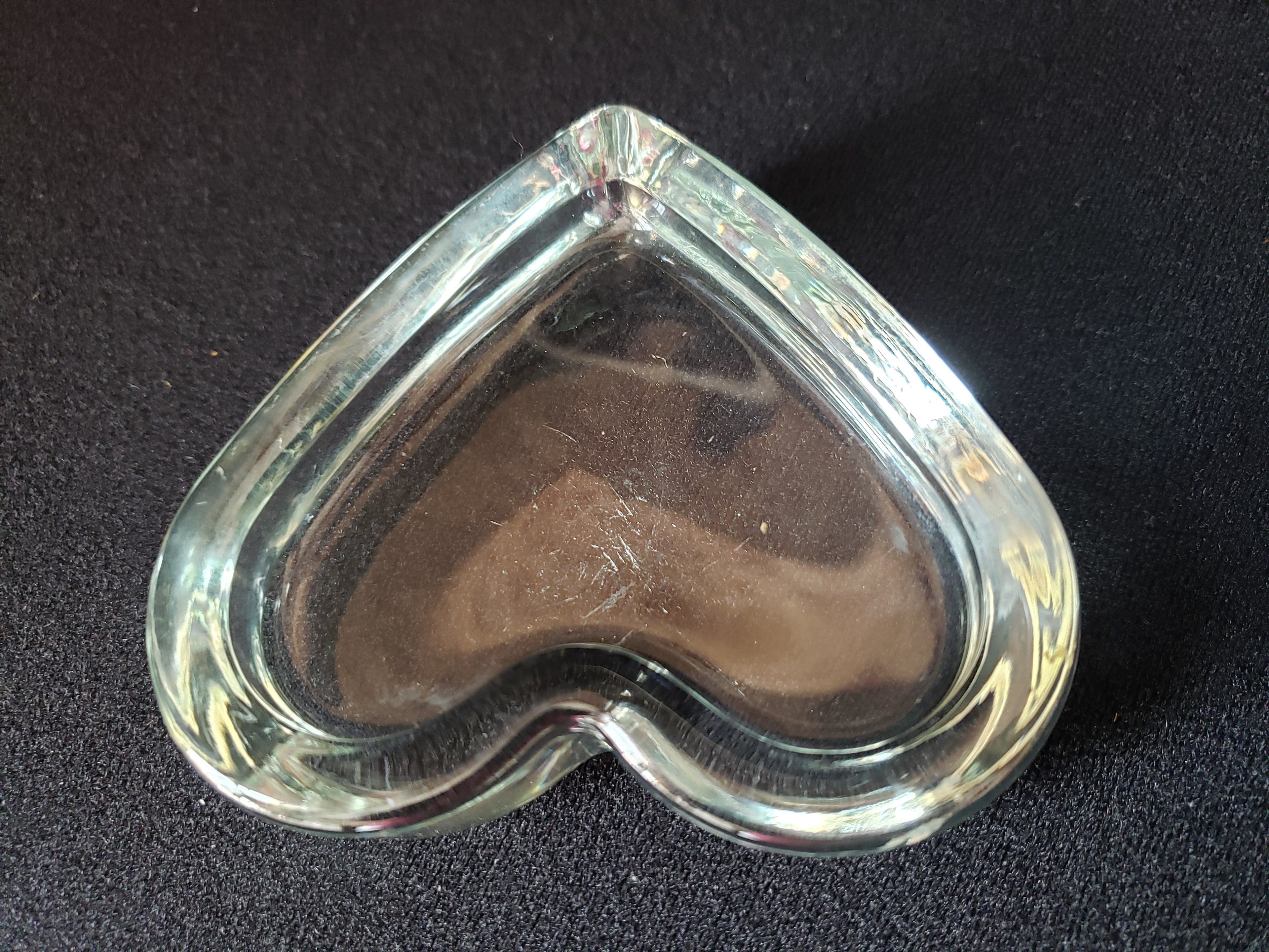 Vintage Glass Heart Dish Ashtray Trinket Jewelry Dish 3-1/2" (2152)