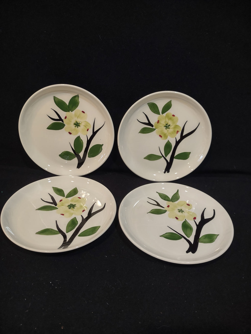 Vintage Dixie Dogwood Bread Butter Plates Set Of 4 (Lot 4277)