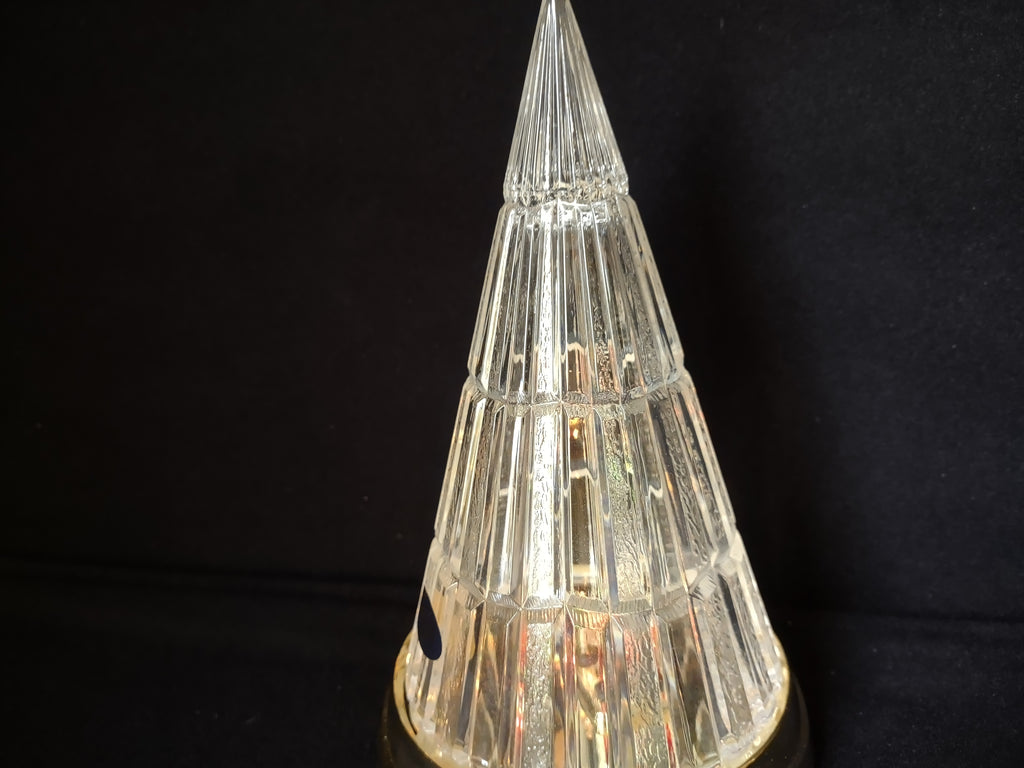 The American Crystal Collection Lighted Holiday Tree (lot 1732)