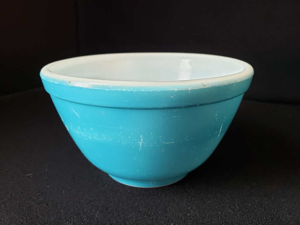 Vintage Pyrex 401 Turquoise Blue Mixing Bowl A-10 Some Scratches (lot 2144d)