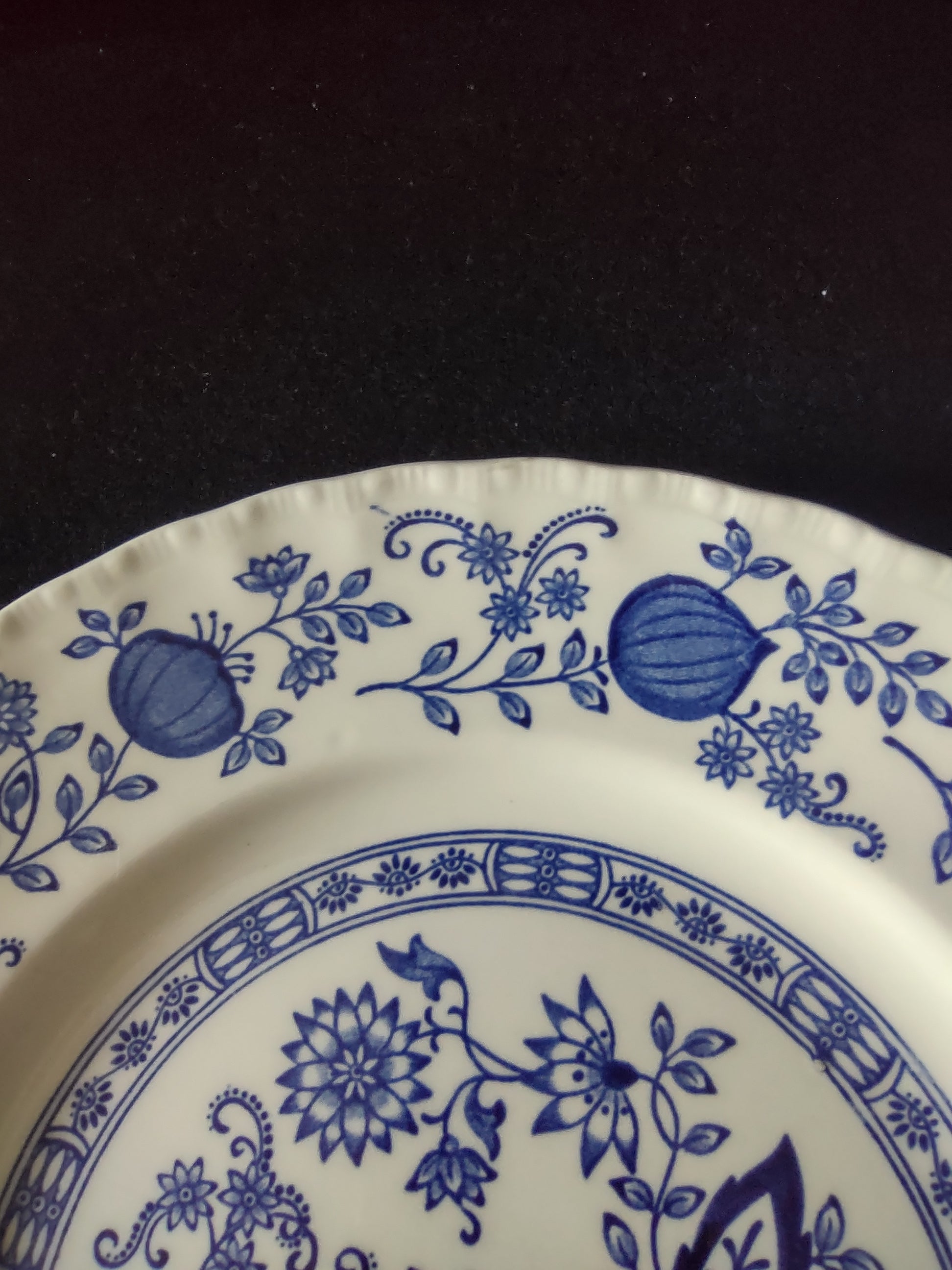 Vintage Enouch Wedgwood Blue Heritage 10" Dinner Plate Ironstone England (5975)