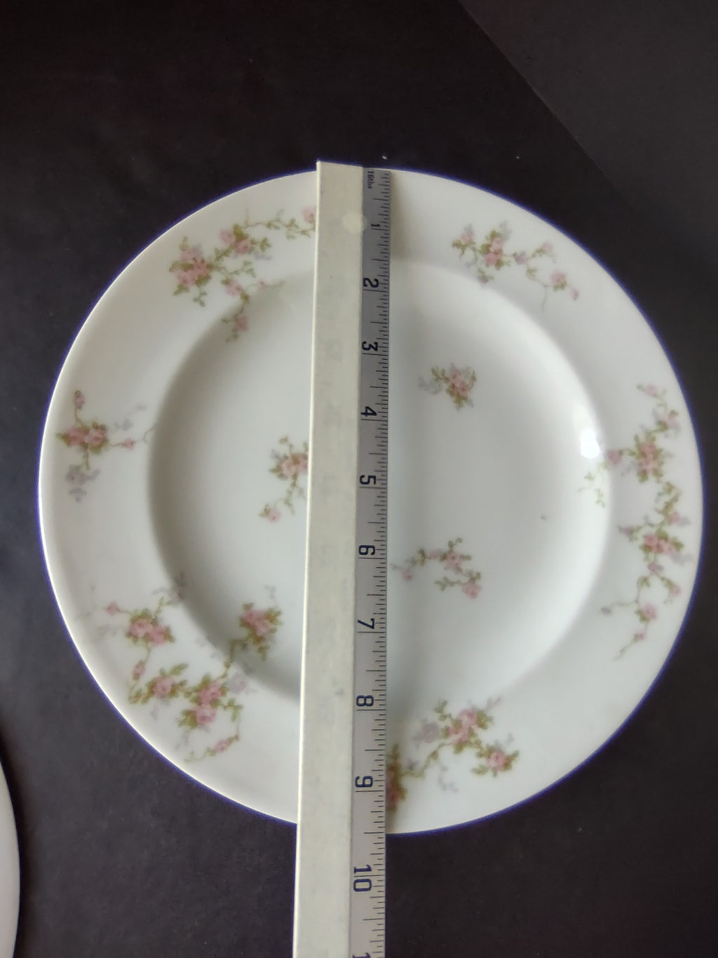 Haviland Limoges Pink Spray 2 x Dinner & 1 x Bread/Butter Plate (lot 922)