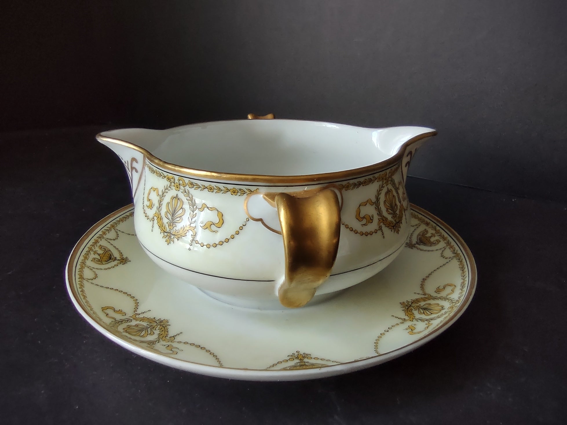 Haviland Limoges Eugenie Sauce Bowl Yellow Laurel Swag Ribbon (lot 941)