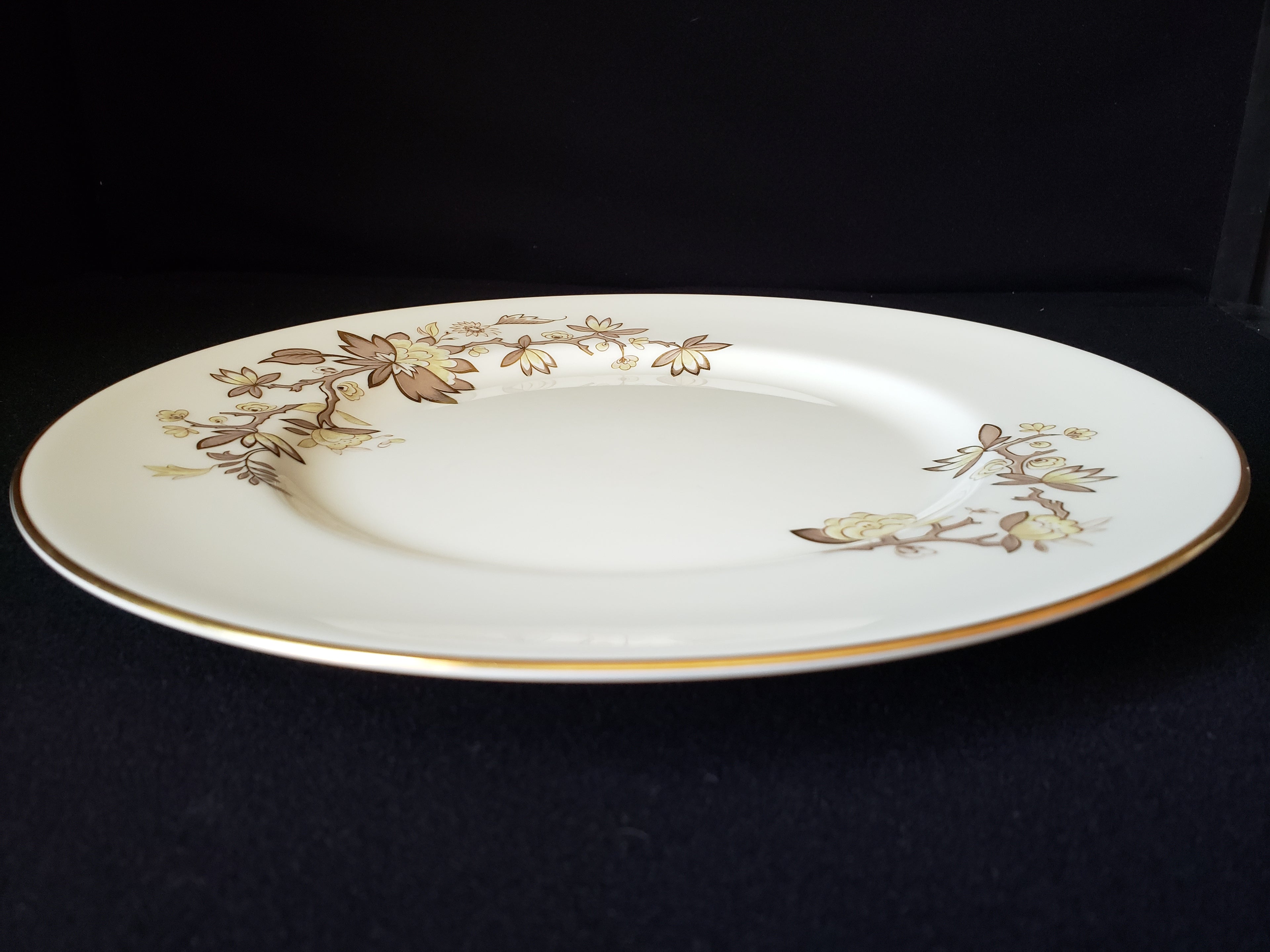 Vintage Royal Worcester Reverie Dinner Plate 10-1/2" (lot 2135)