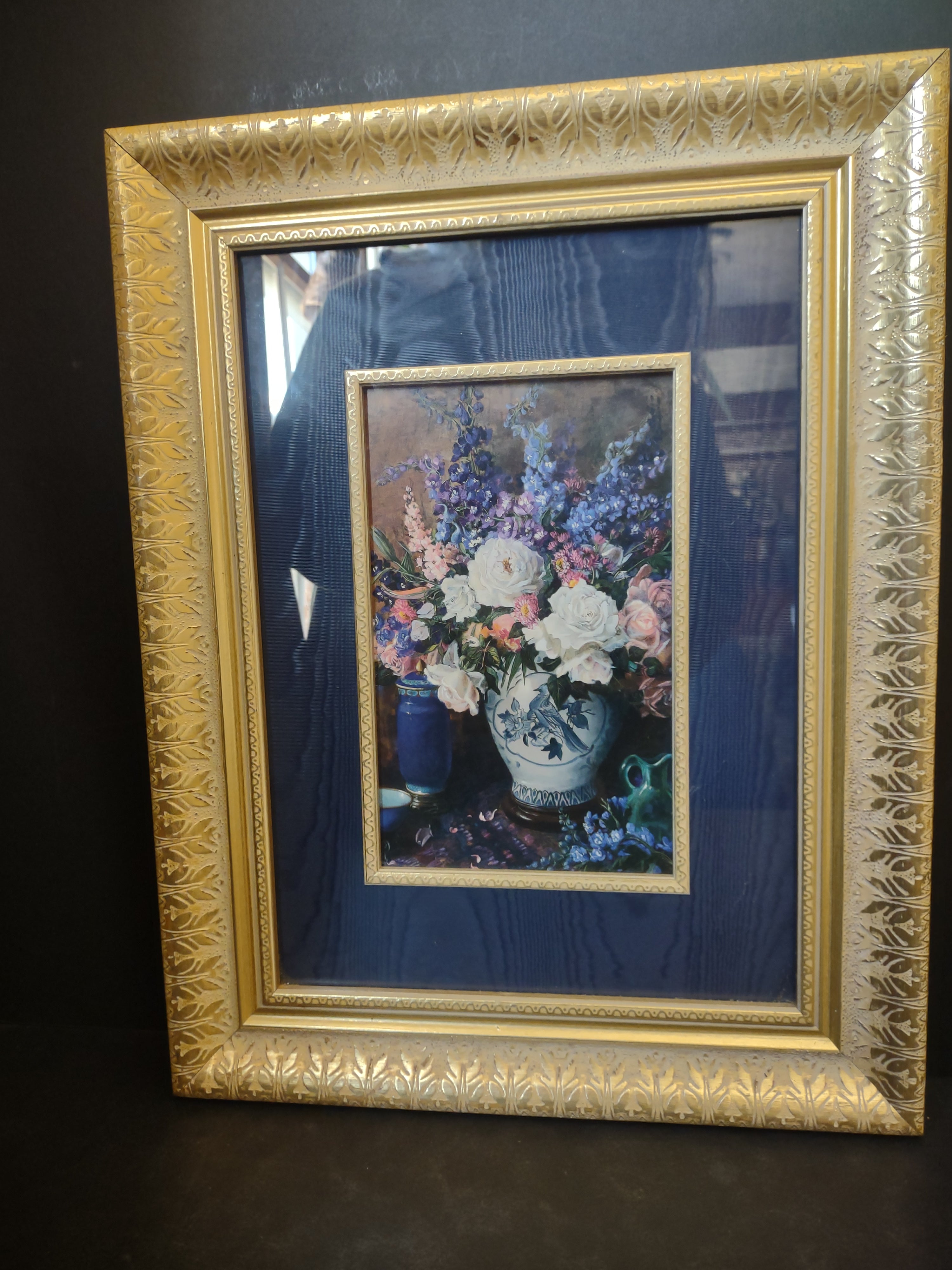Randomlane Bouquet of Roses Delphinium Golden Navy Wall Design (lot 2626c)