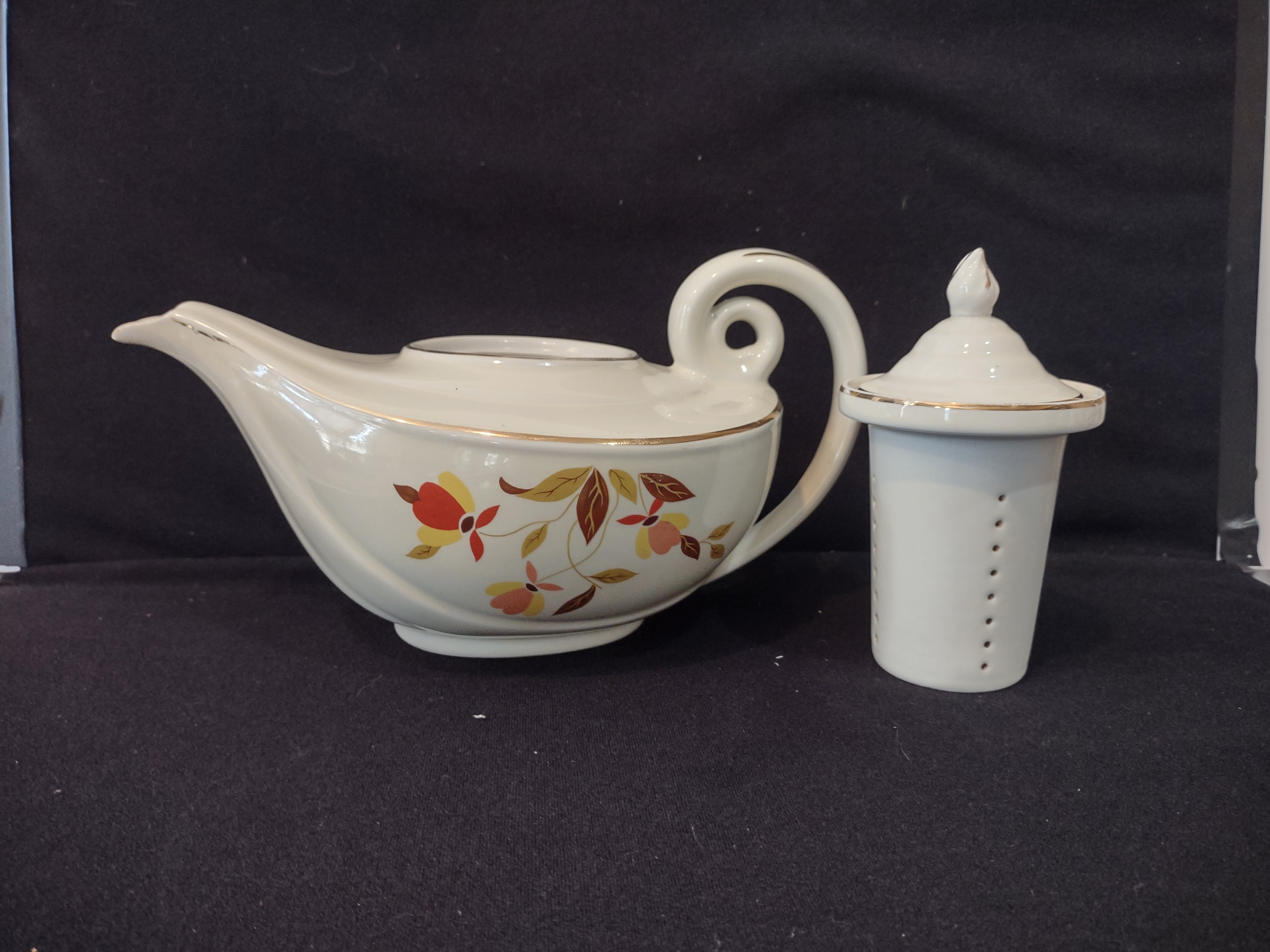 Vintage Halls Superior Autumn Jewel Tea Leaf Aladdin Teapot Infuser (lot 2881)