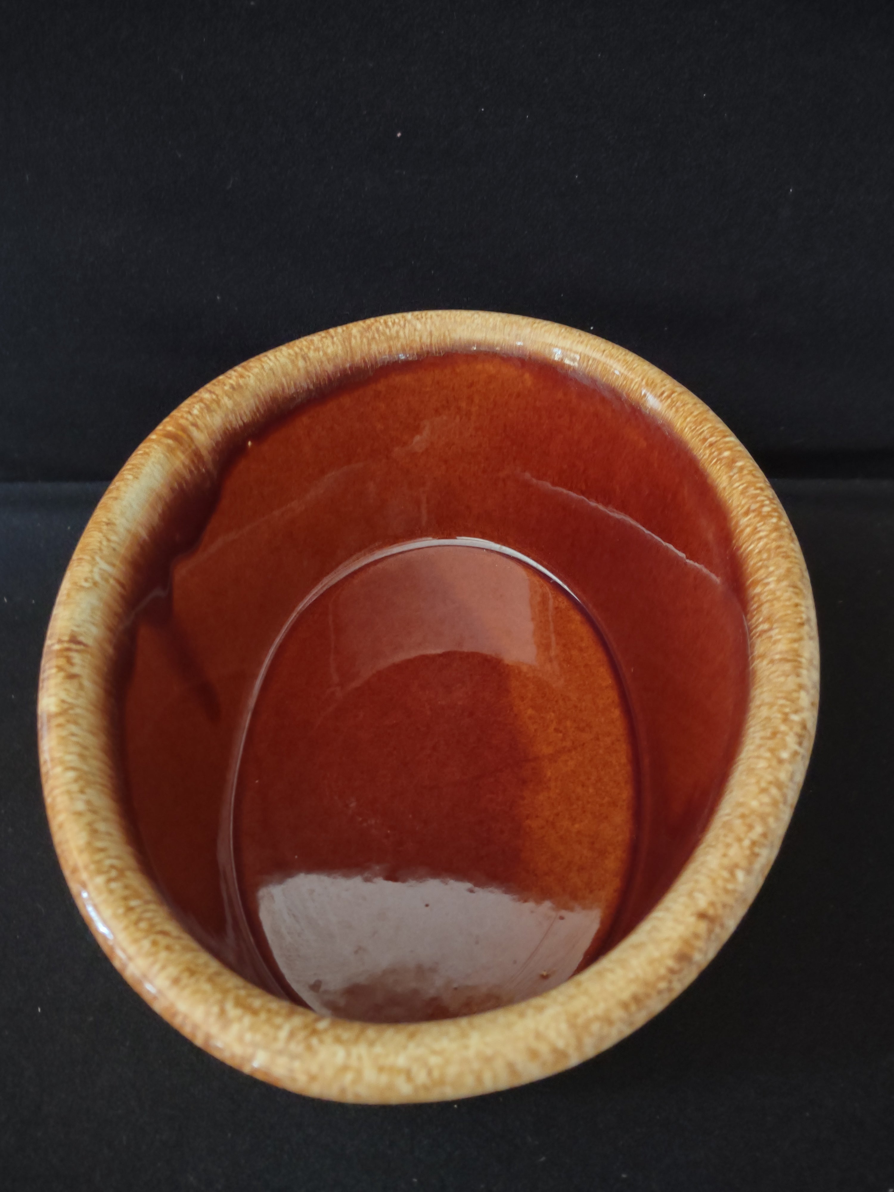 Vintage Hull Pottery Brown Drip Glaze Casserole Dish (Lot 3271)