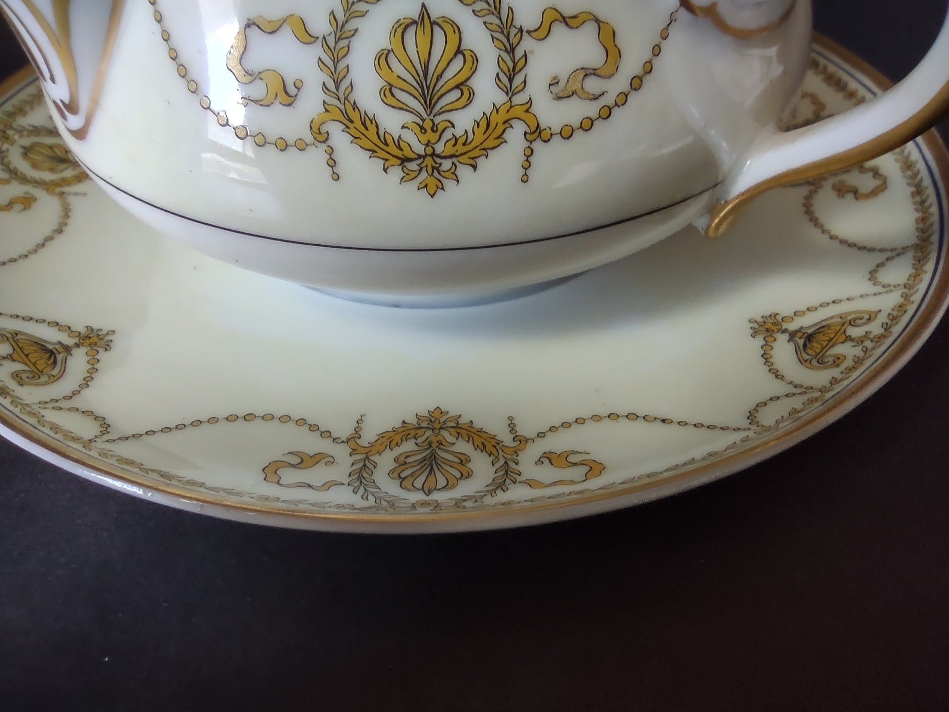 Haviland Limoges Eugenie Sauce Bowl Yellow Laurel Swag Ribbon (lot 941)
