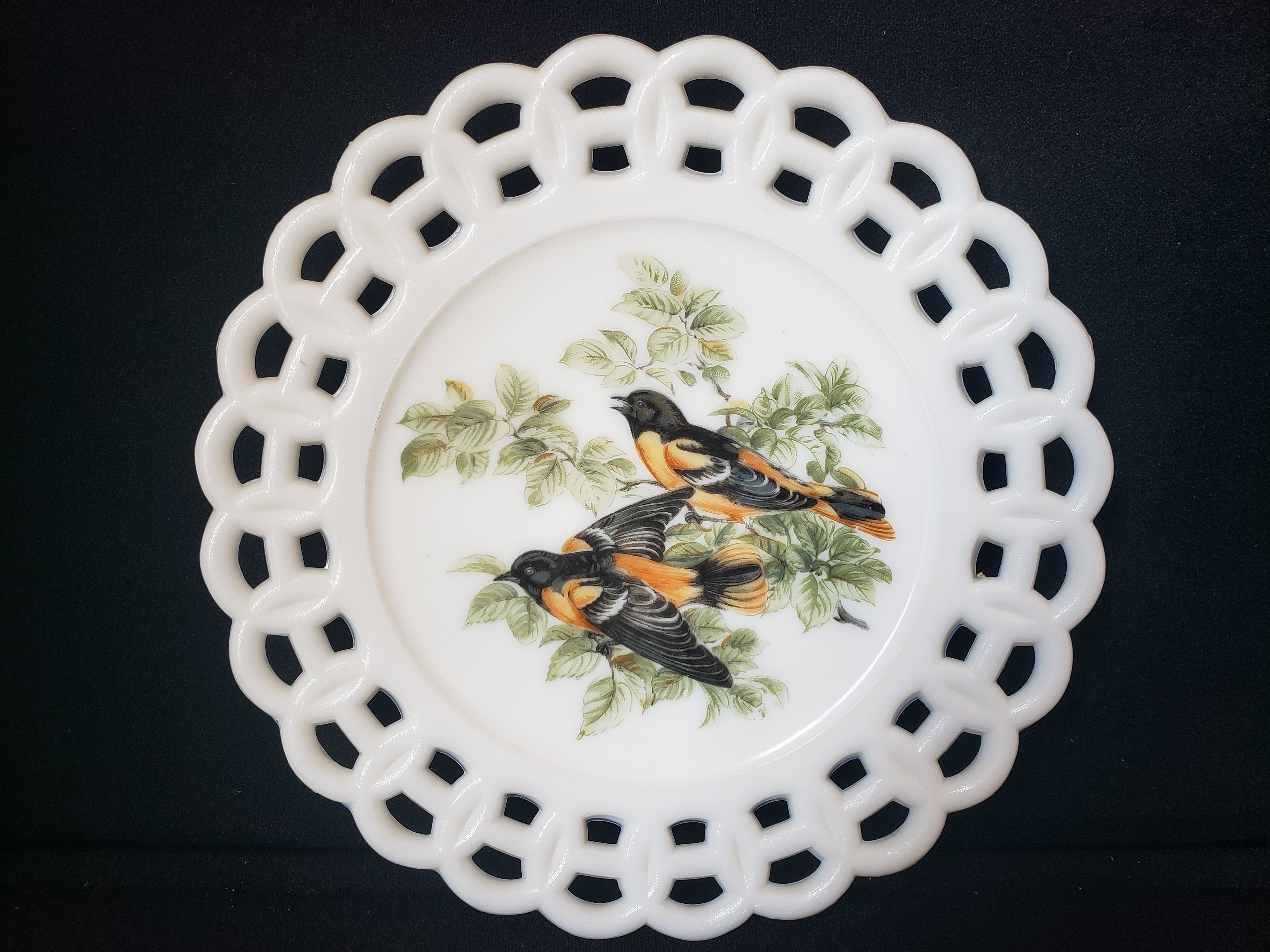 Vintage Kemple Birds Motif Milk Glass Wall Plate (lot 2190)