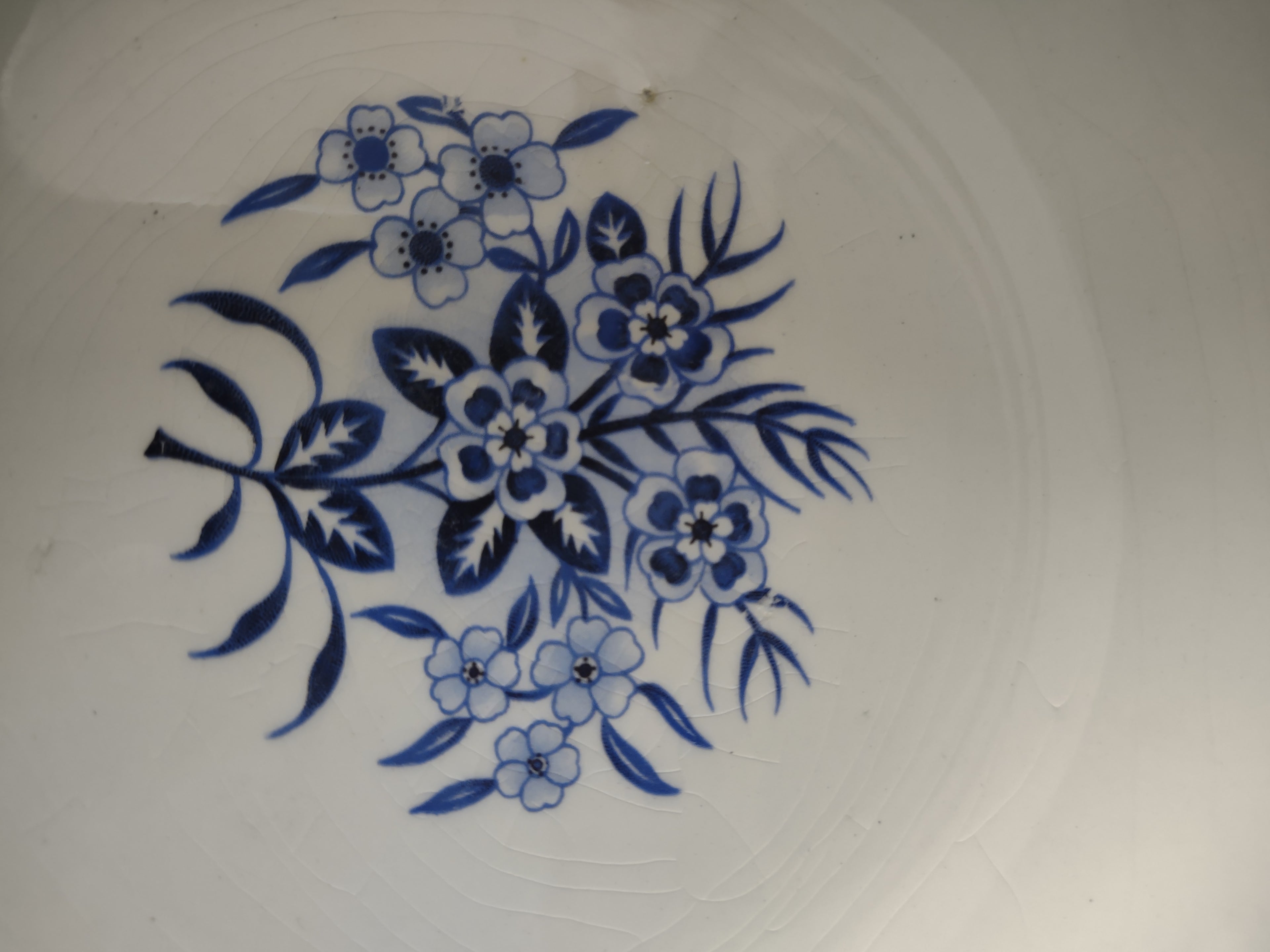 Vintage 9.5" Serving Bowl Scalloped Green Trim Blue Flower Design (Lot 5047)