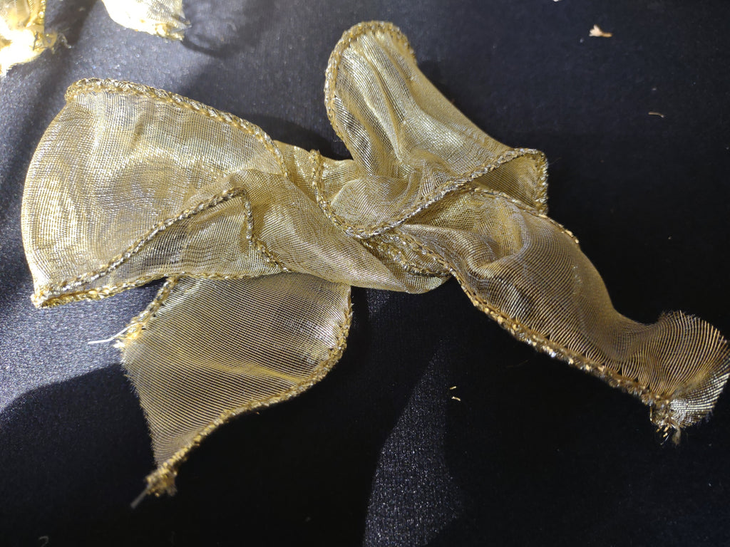 Lot of 27 Golden Ribbon Bows Christmas (lot 1702)