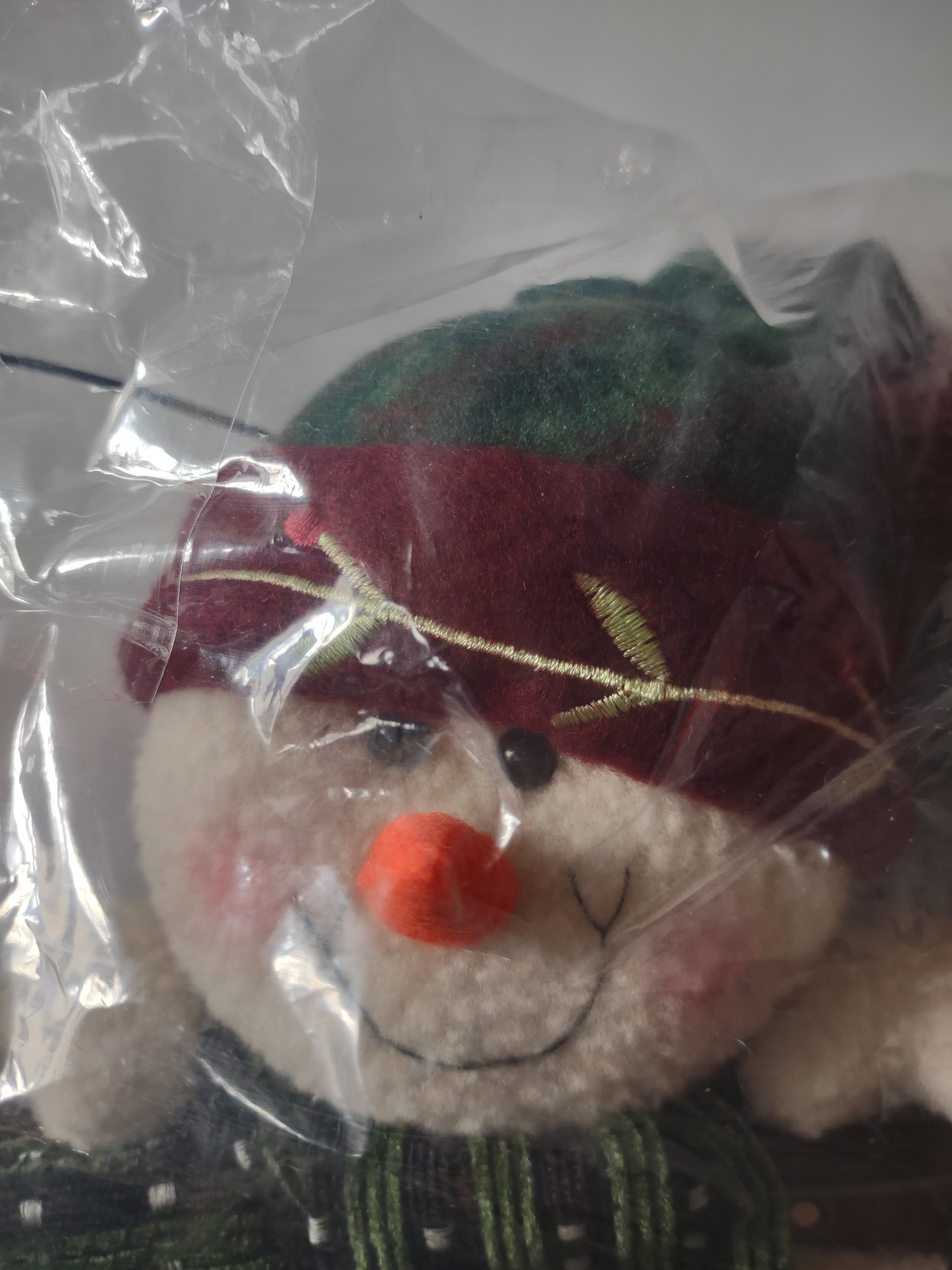 Christmas Winter Plush Snowmen Hats Scarves Welcome Wall Hanging (Lot 4621)