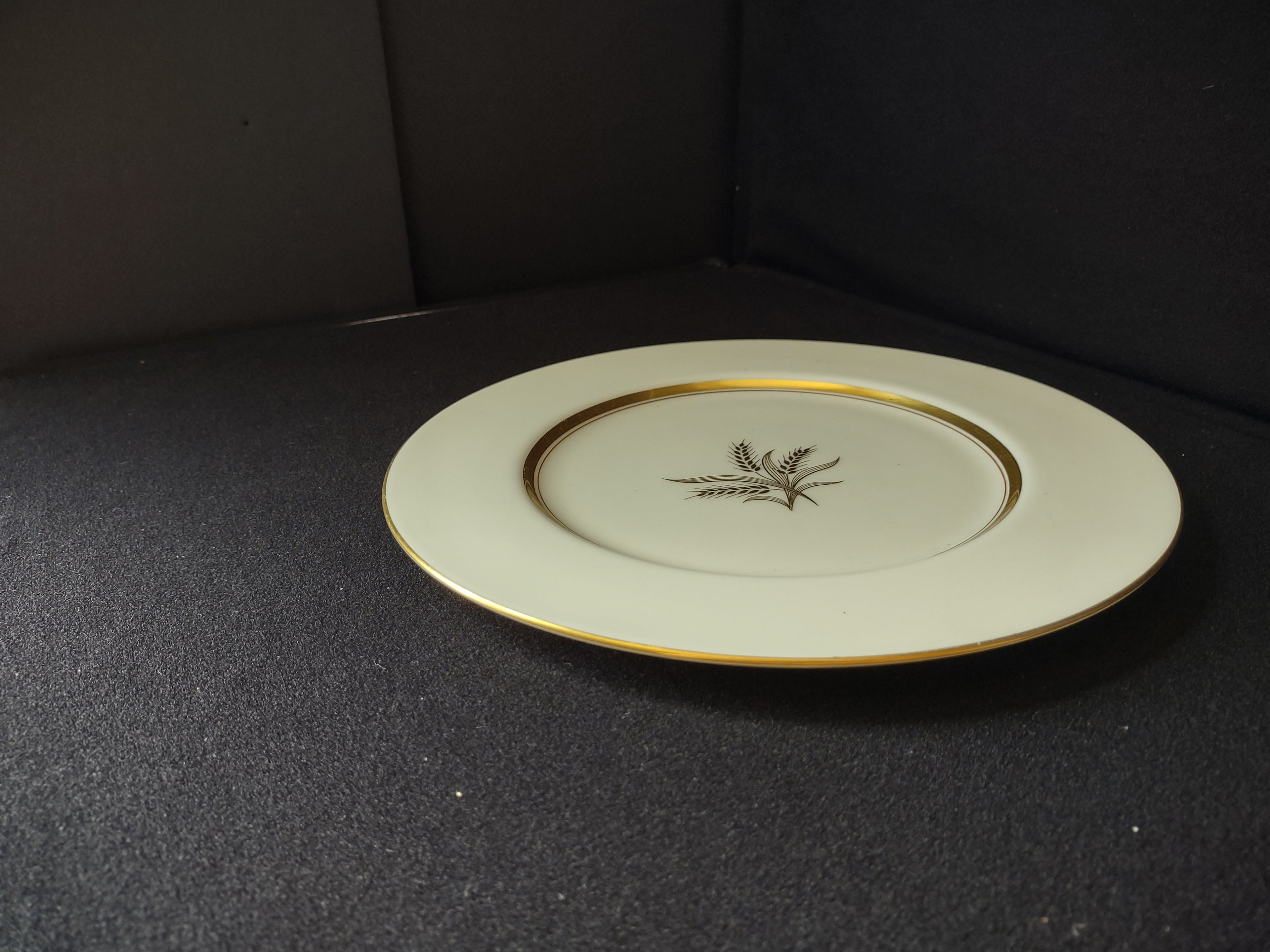 Vintage Lenox Westfield R-440 Dinner Plate 10-1/2" (lot 1889)