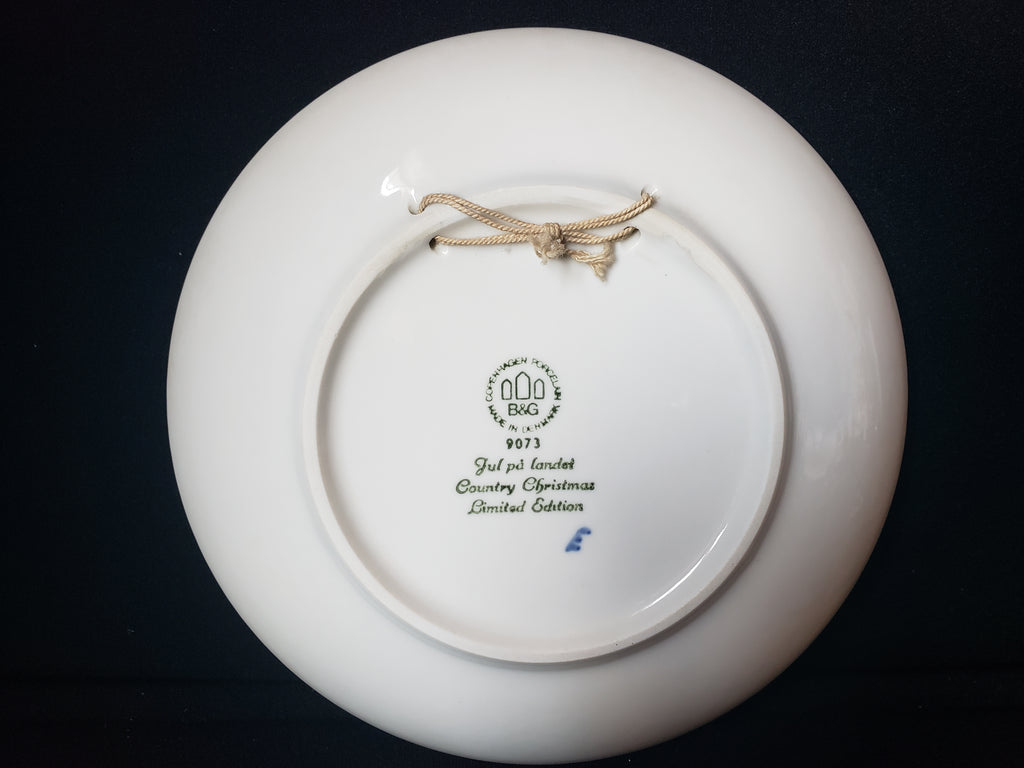 B & G Copenhagen Porcelain Wall Plate Country Christmas (lot 2196)