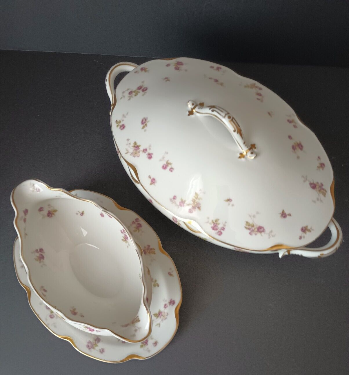 Haviland Limoges Set Vegetable Tureen Gravy Boat Gold Trim Roses (lot 372)