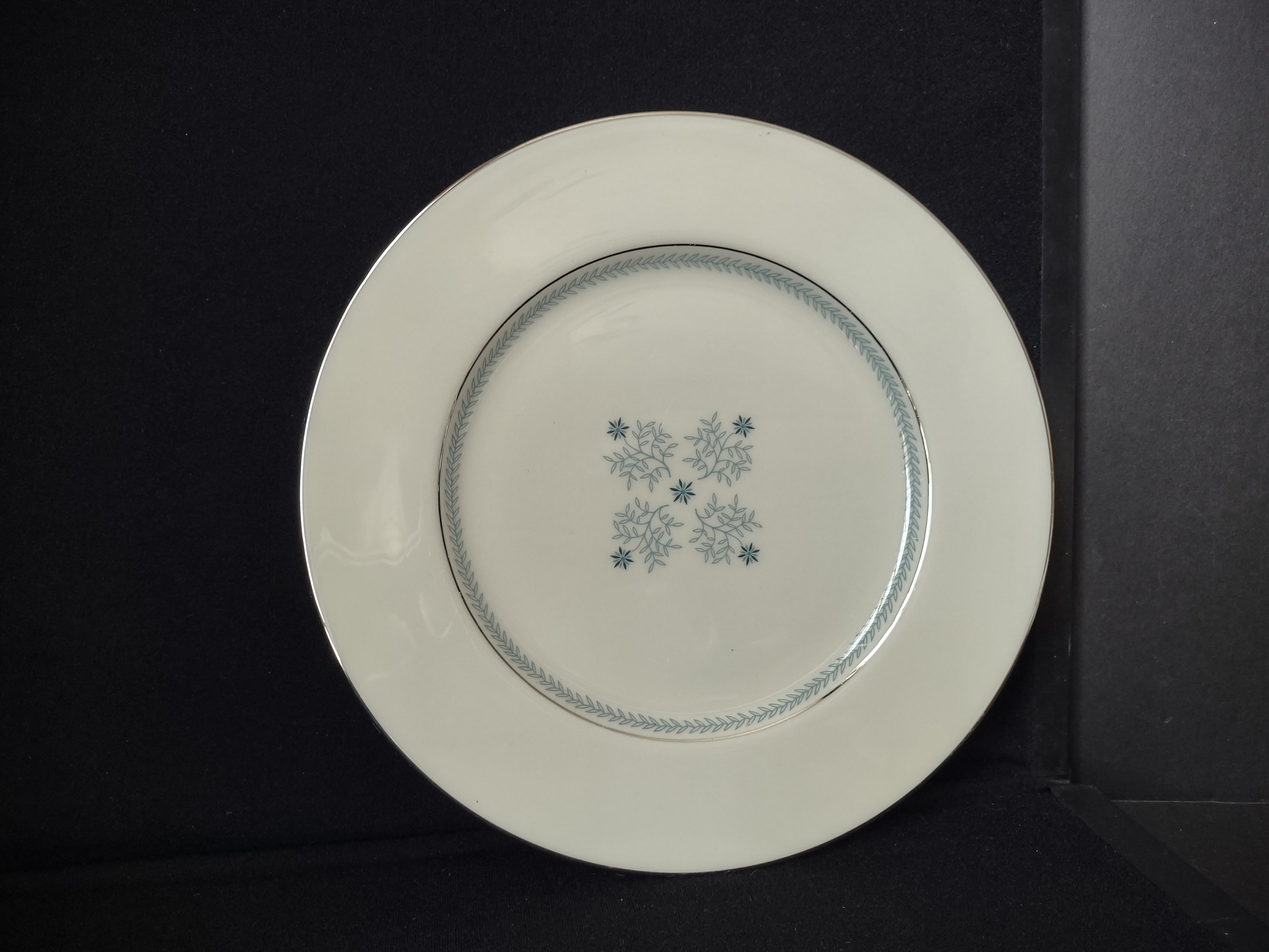 Vintage Lenox Charmaine C-512 Gold Trim Dinner Plate 10-1/2" (lot 1905)