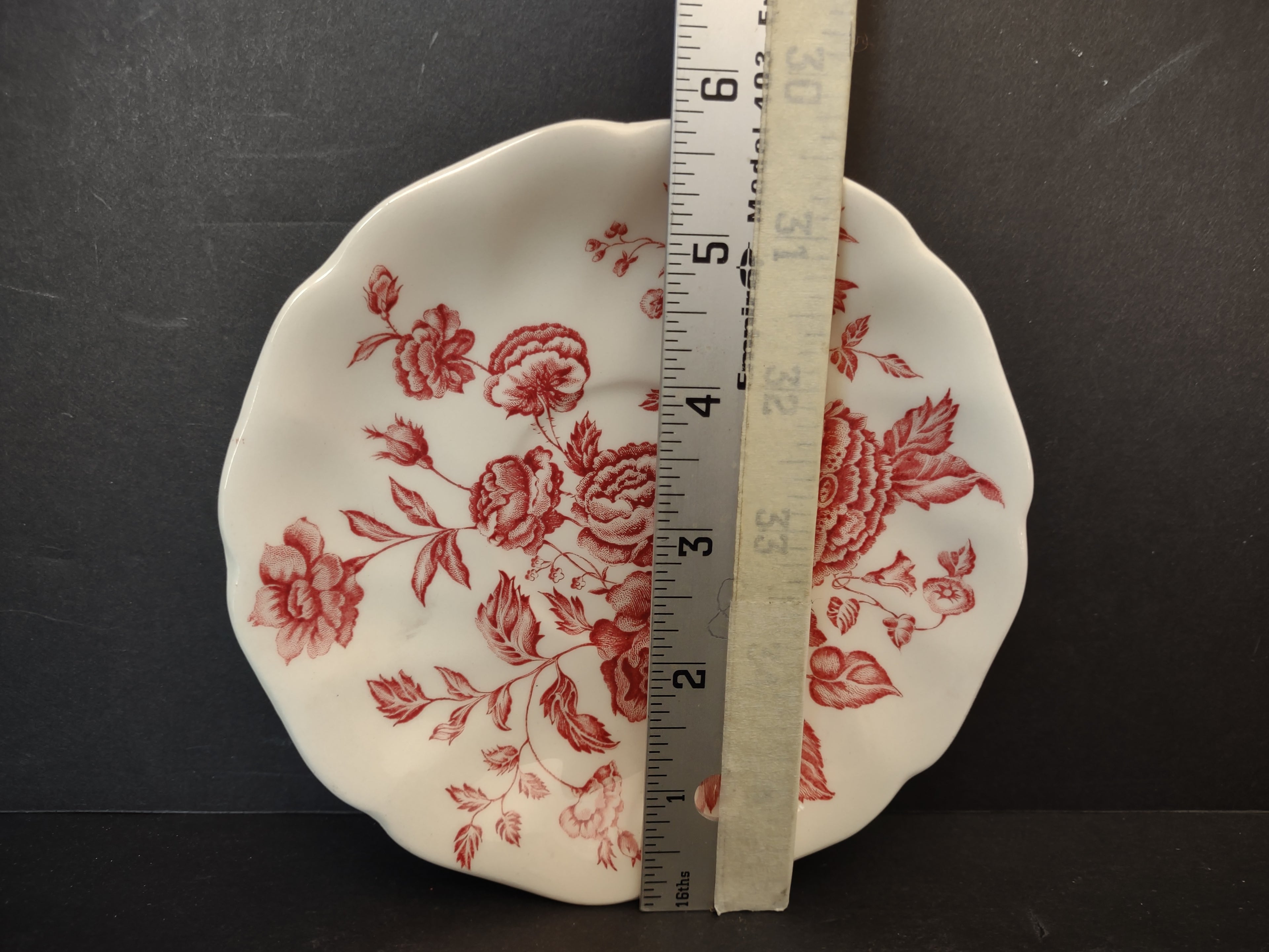 Vintage Ironstone Elizabeth Red England Johnson Bros Saucer (lot 5648)