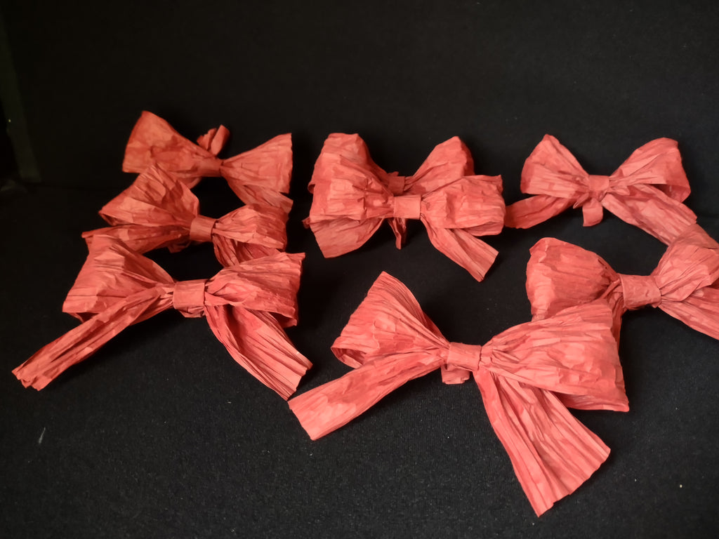 Lot of 40 Christmas Red Paper Bows (lot 1645)