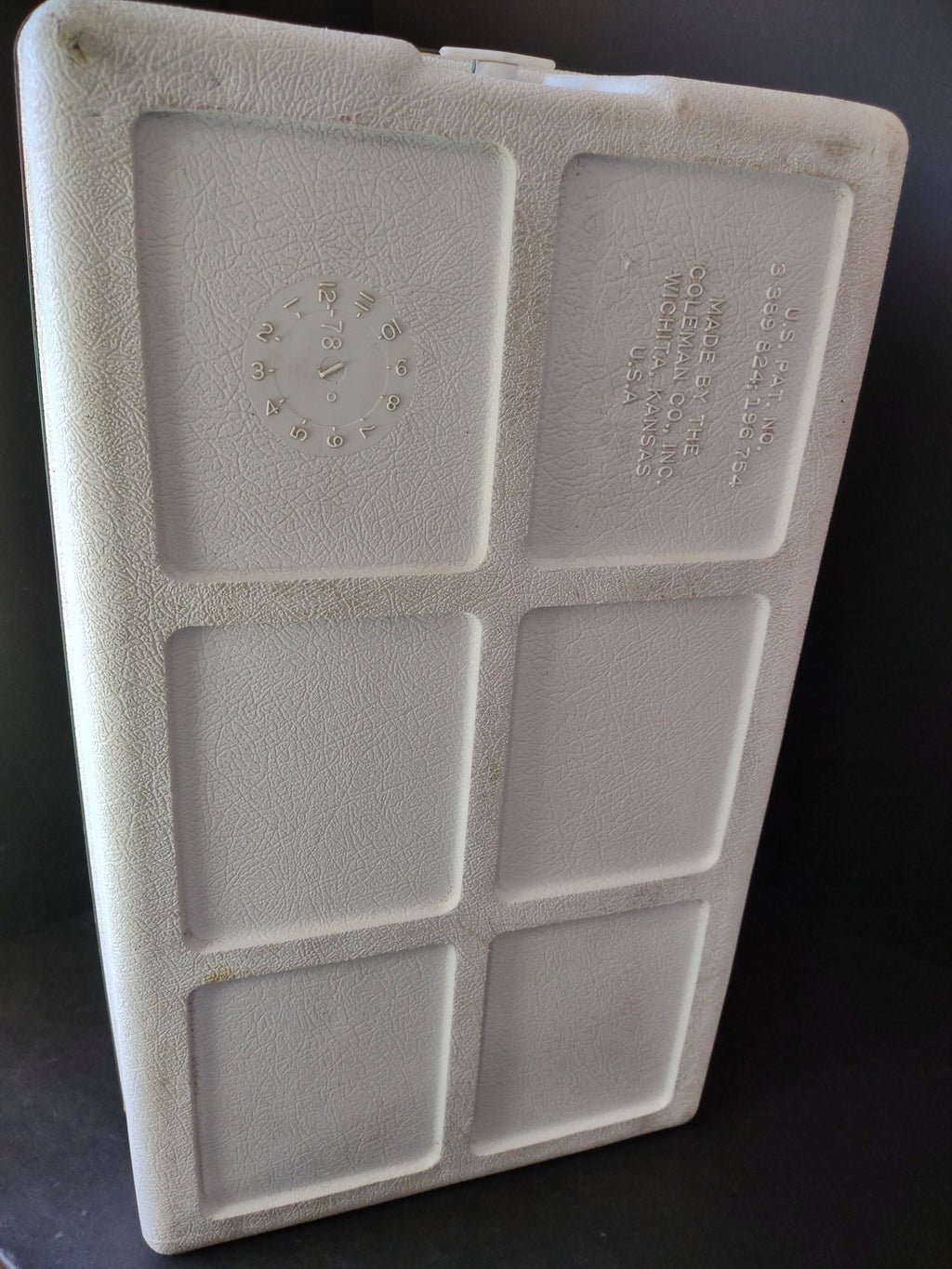 Vintage Coleman Cooler Green Metal 1970s Some RUST (lot 5028)