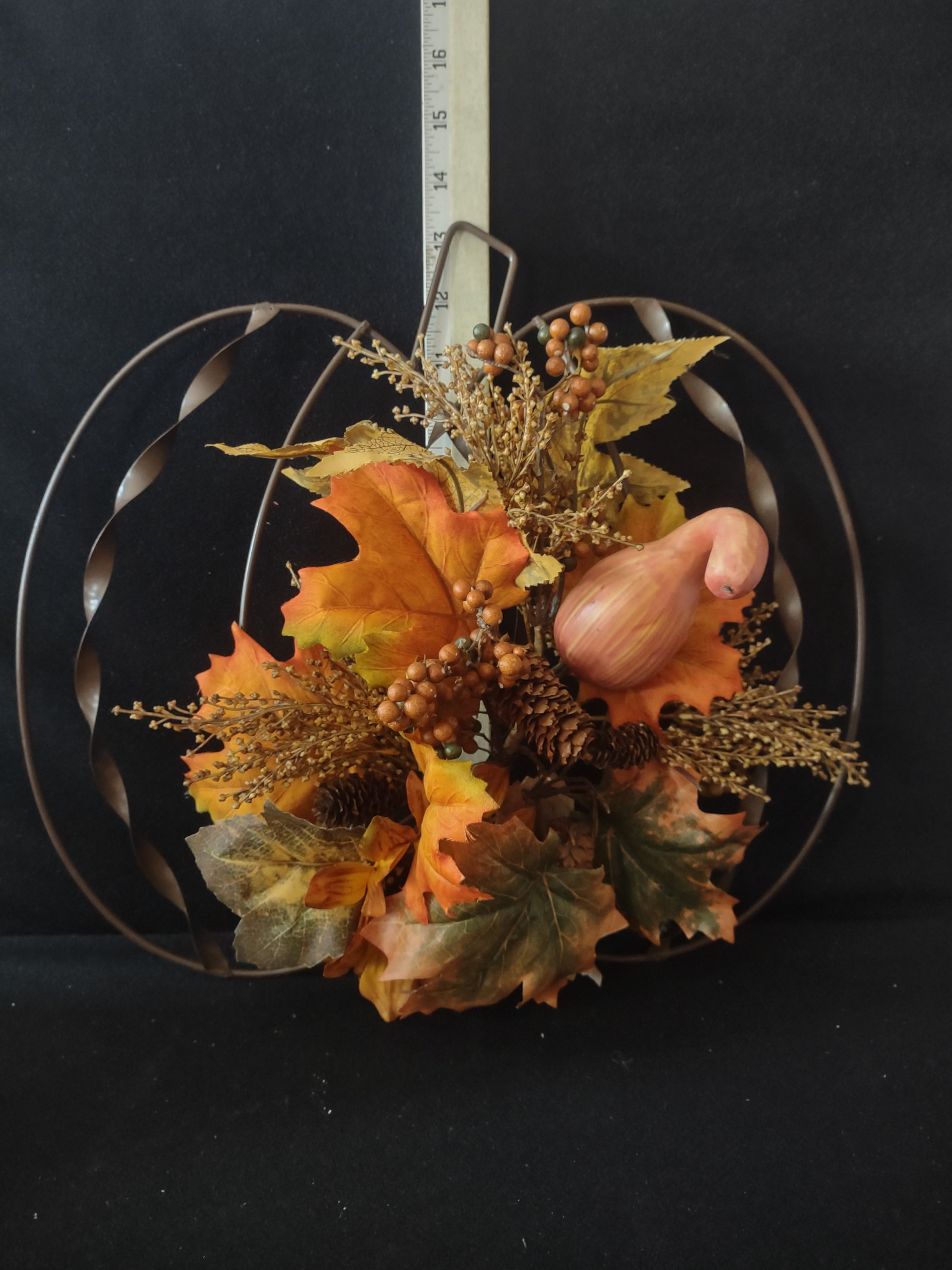 Metal Pumpkin Wall Hanging With Halloween/Thanksgiving/Fall Arrangement (Lot3409