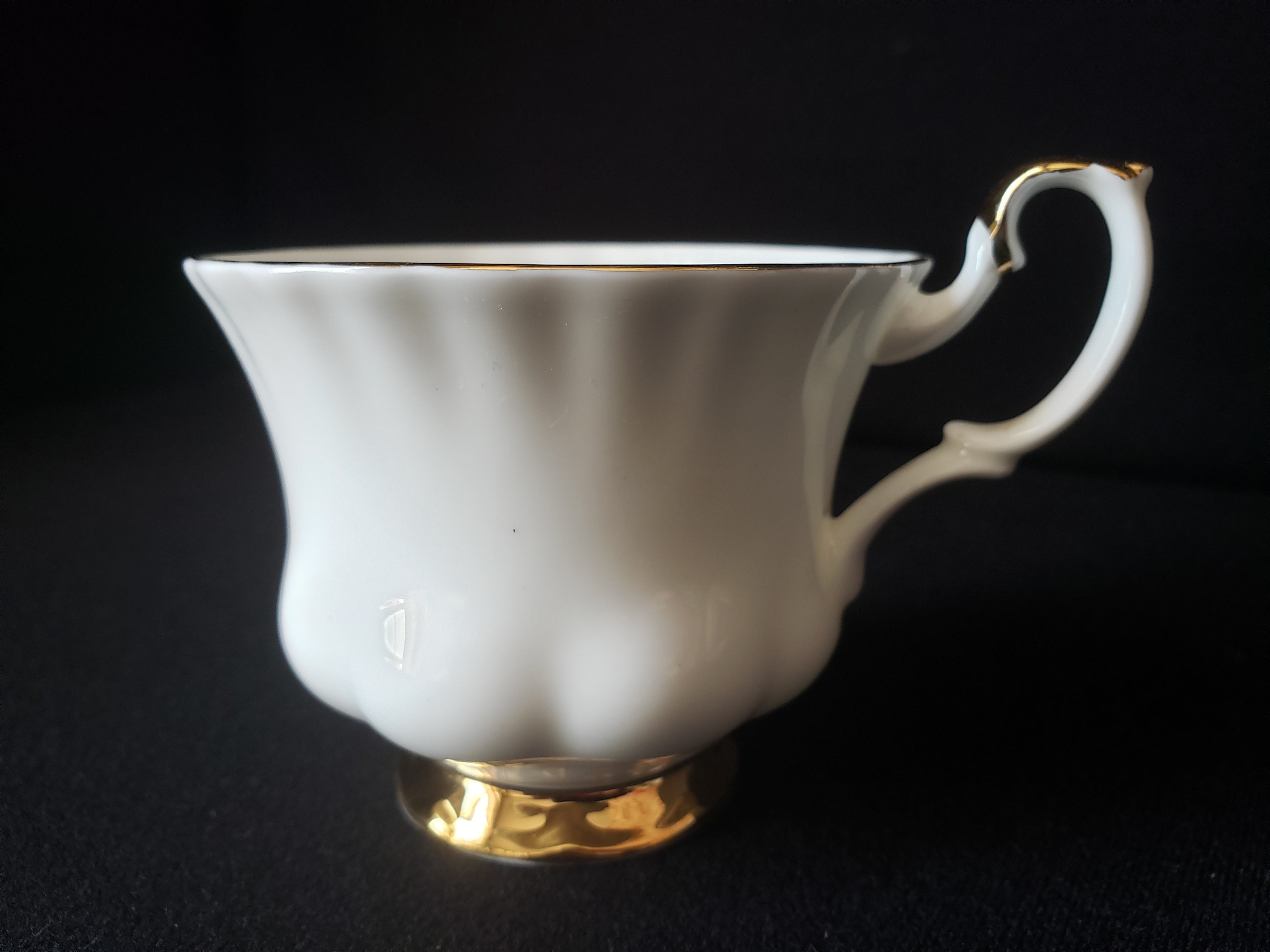 Vintage Royal Albert Bone China Val D'Or Tea Cup ONLY (lot 2022)