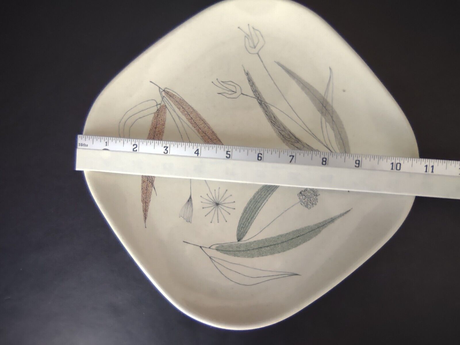 Franciscan Trio Dinner Plate (lot 443)