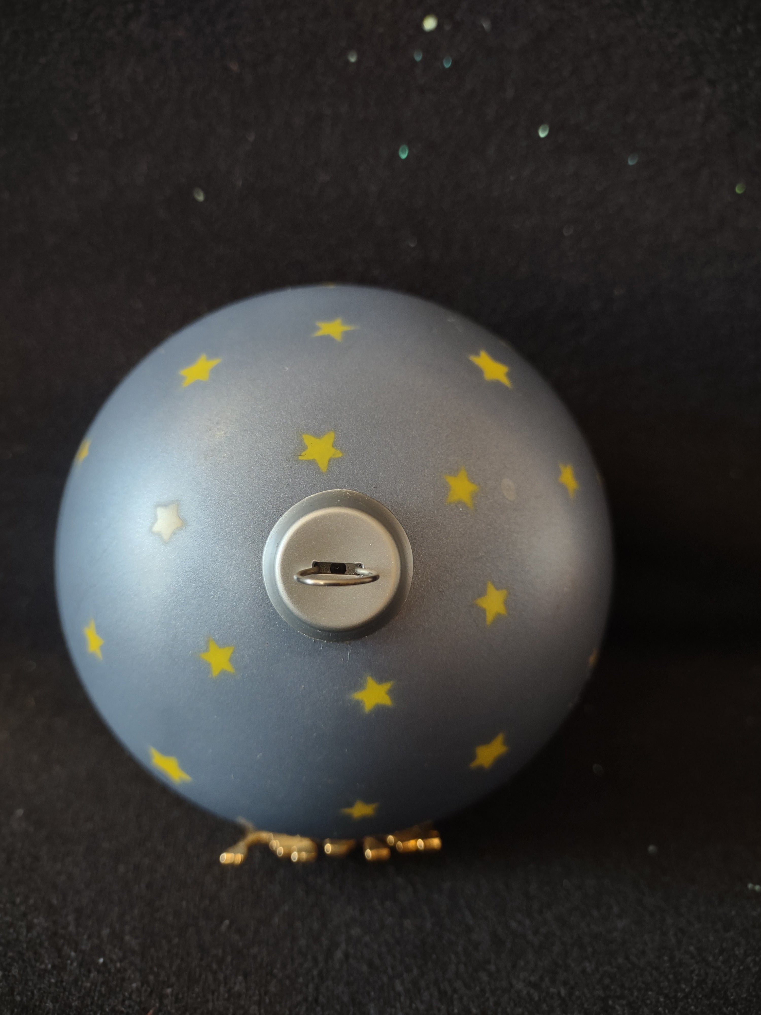 Musical Ornament Gold Stars Snowmen We Wish You A Merry Christmas (Lot 4395)