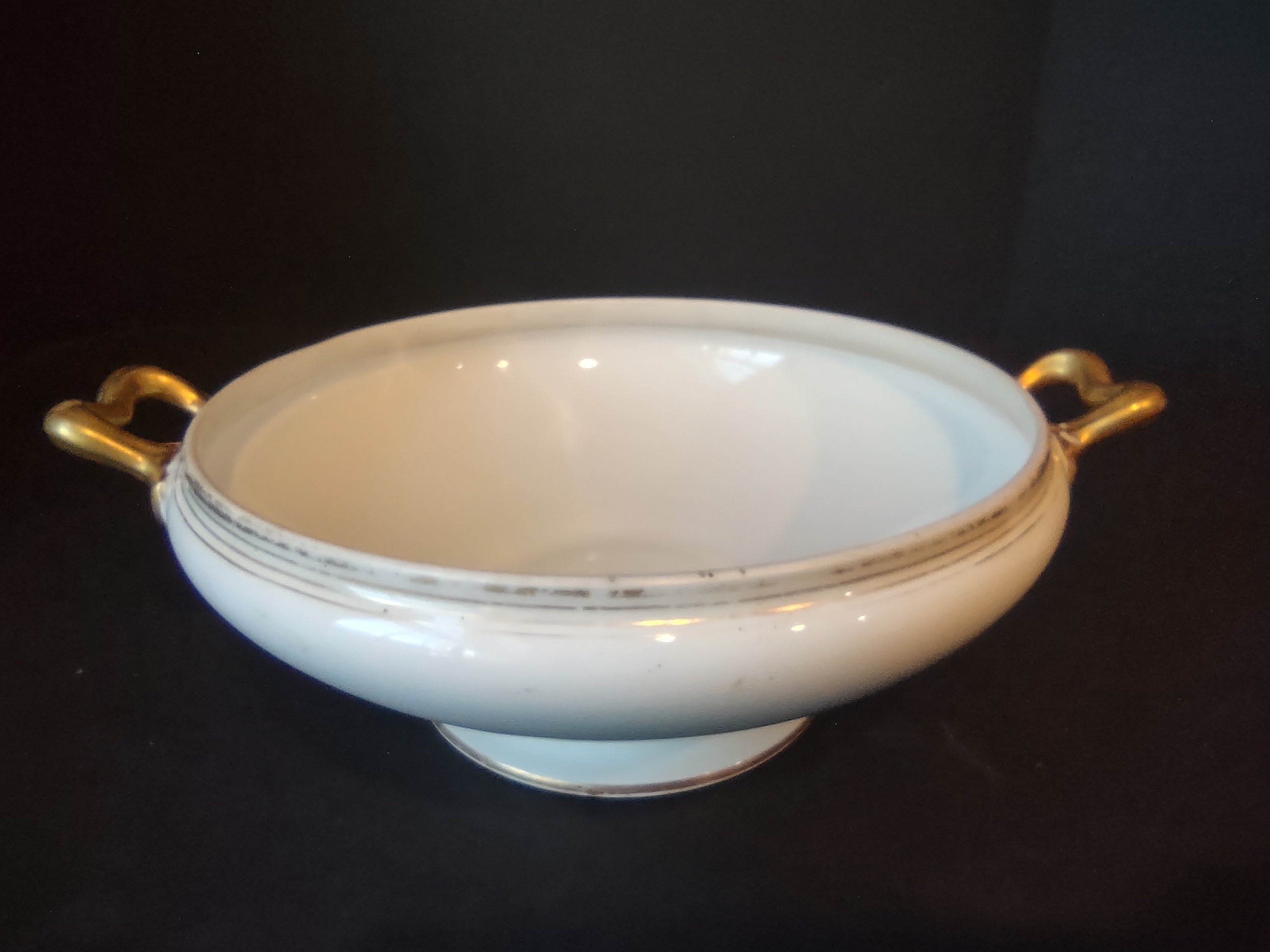Wm. Guerin Limoges Round Serving Tureen NO LID White Gold Trim (lot 1079)
