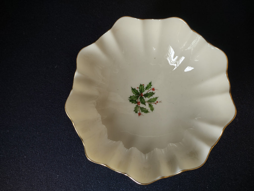 Vintage Lenox Special Holly Design Gold Trim Candy Nut Dish (lot 1903)