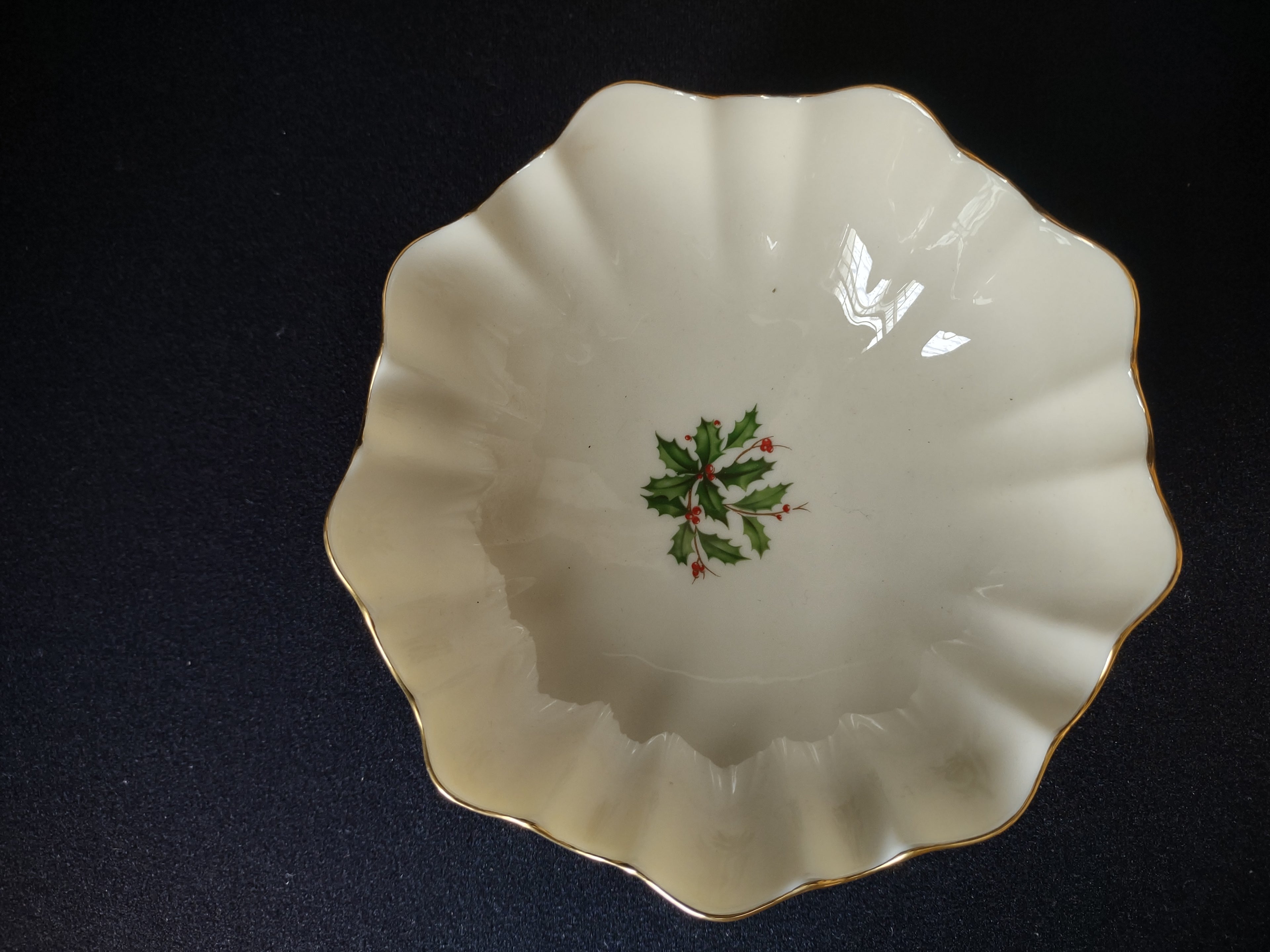 Vintage Lenox Special Holly Design Gold Trim Candy Nut Dish (lot 1903)