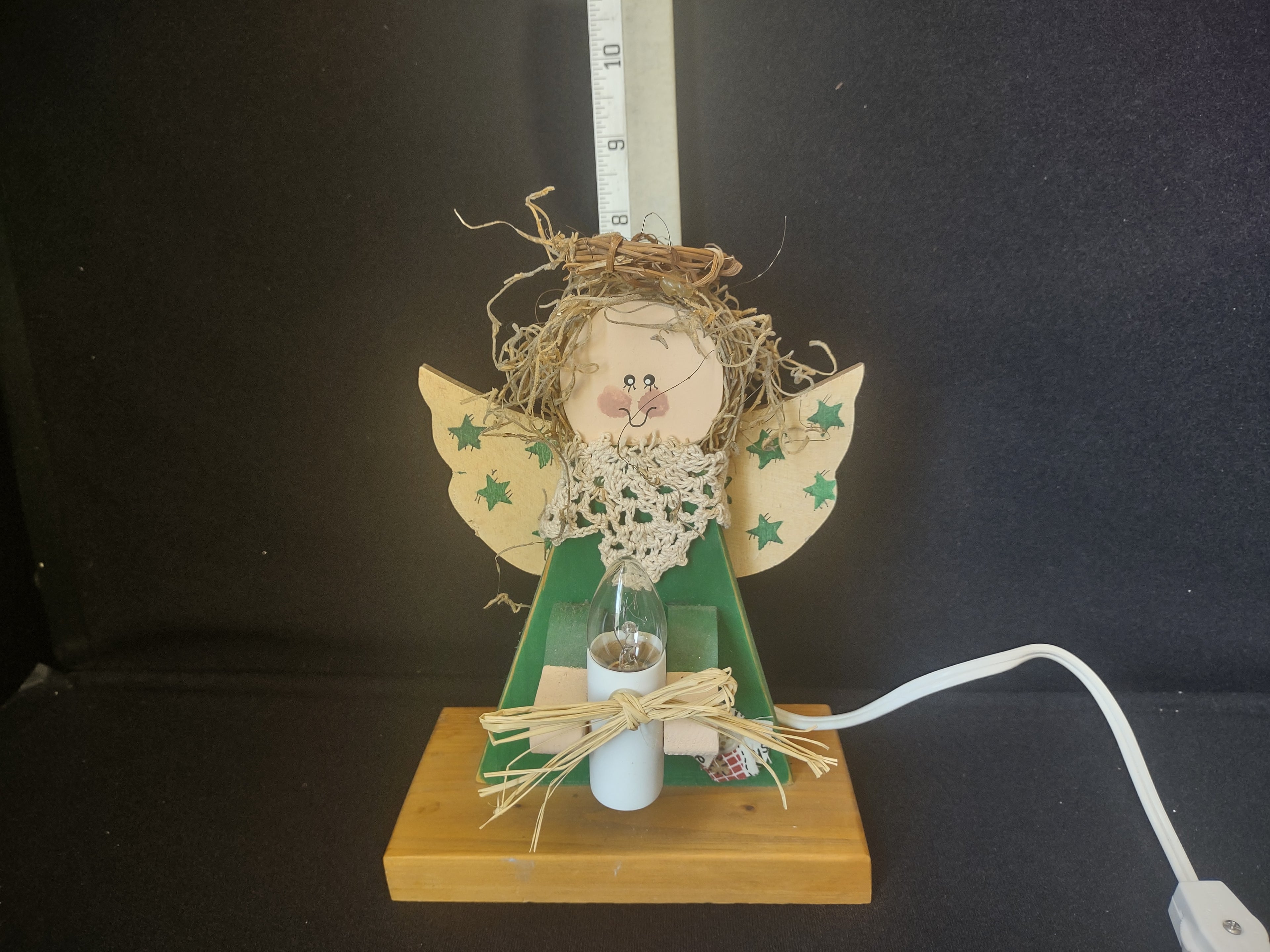 Christmas Vintage Primitive Rustic Cottage Light Up Wooden Angel (lot 1703)