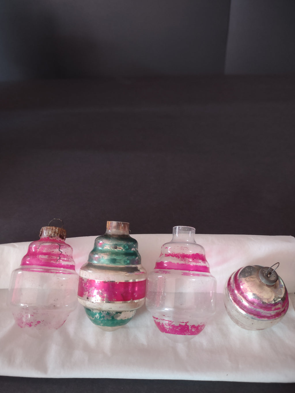 Christmas Shiny Brite Glass Ornaments Silver Non Silver Missing Tops (Lot 4745)