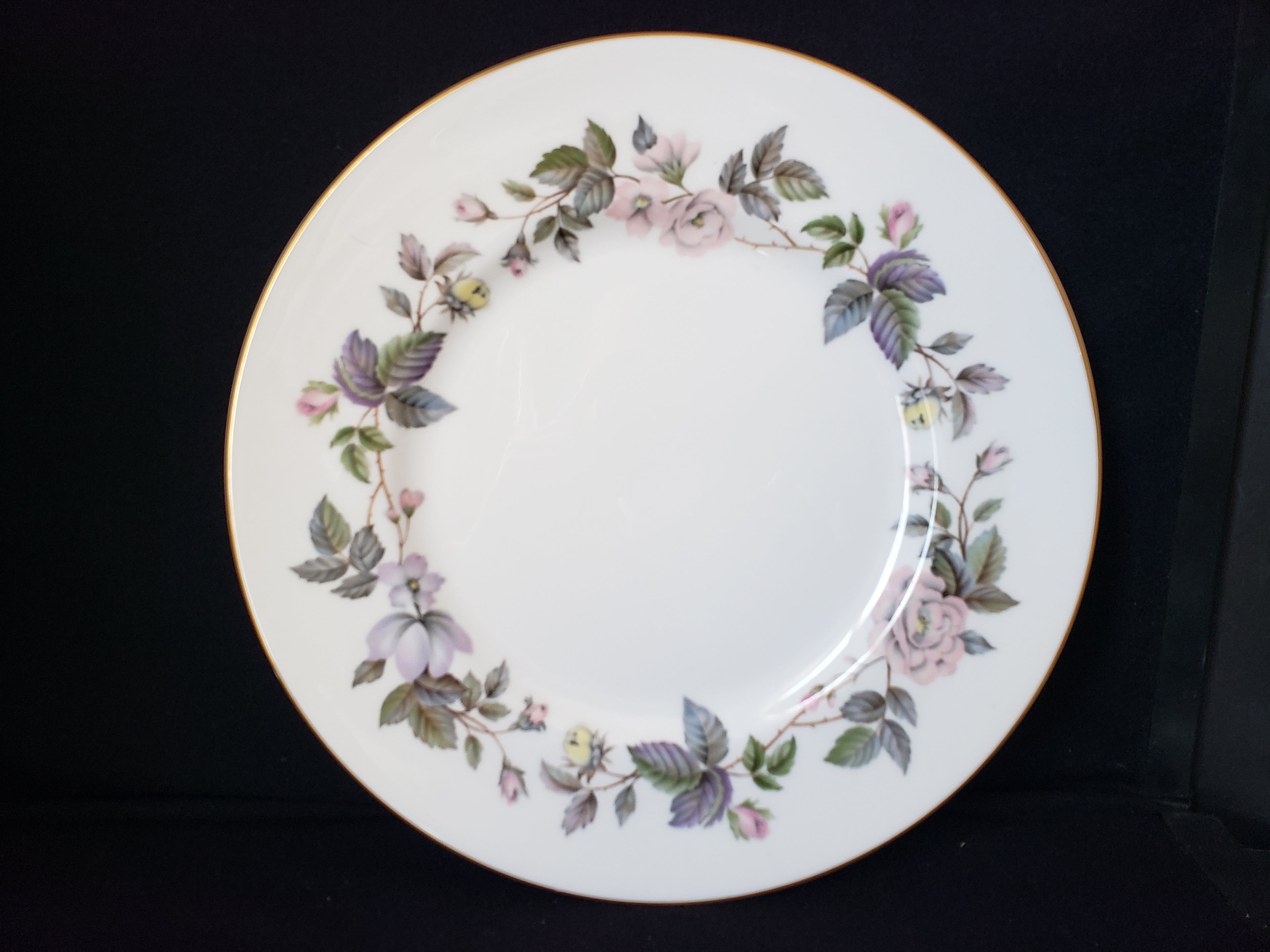 Vintage Royal Worcester June Garland Dinner Plate 10-1/2" (lot 2131)