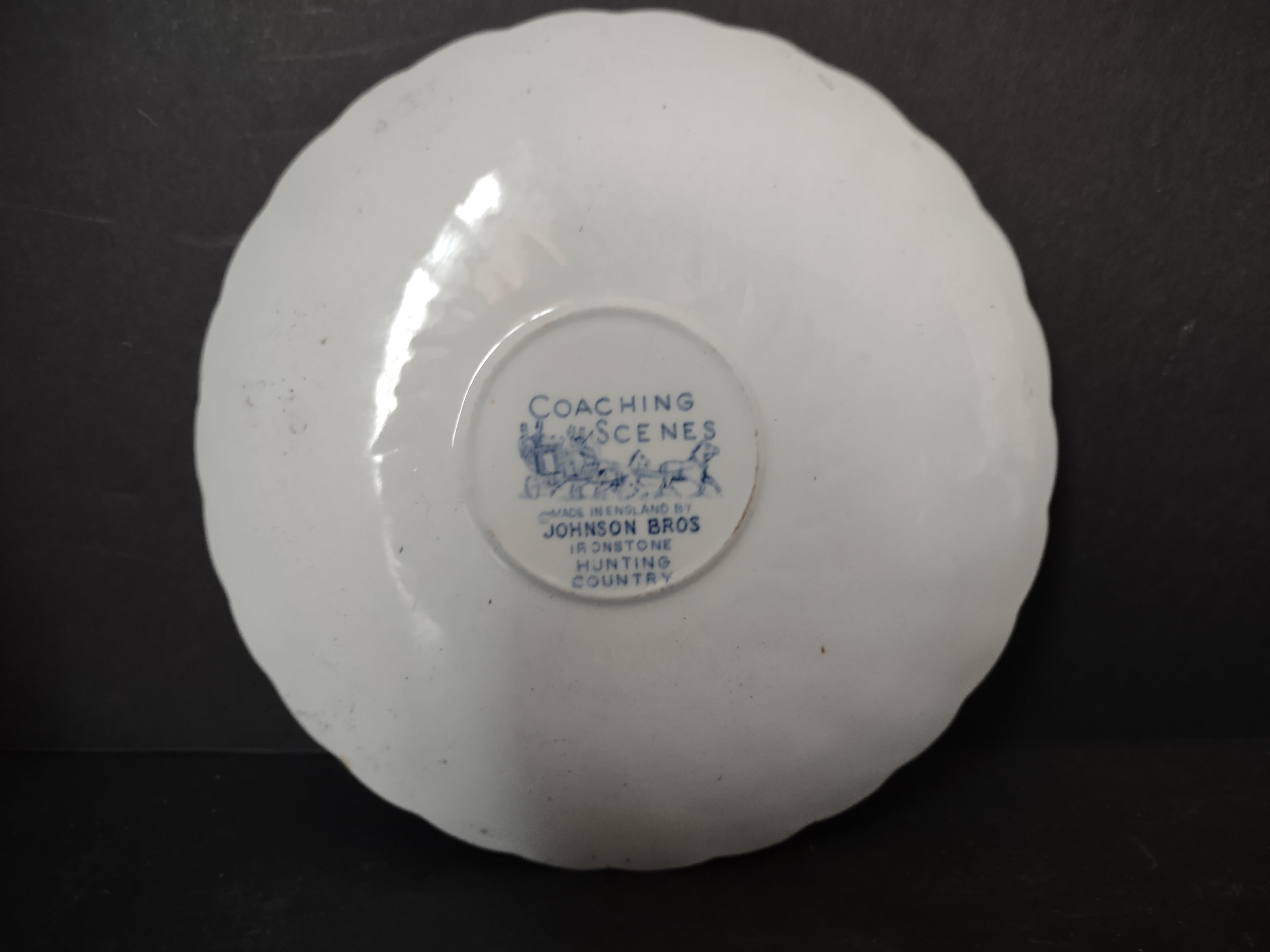 Vintage Ironstone Coaching Scenes Johnson Bros Teacup Saucer x 2 (lot 5560)