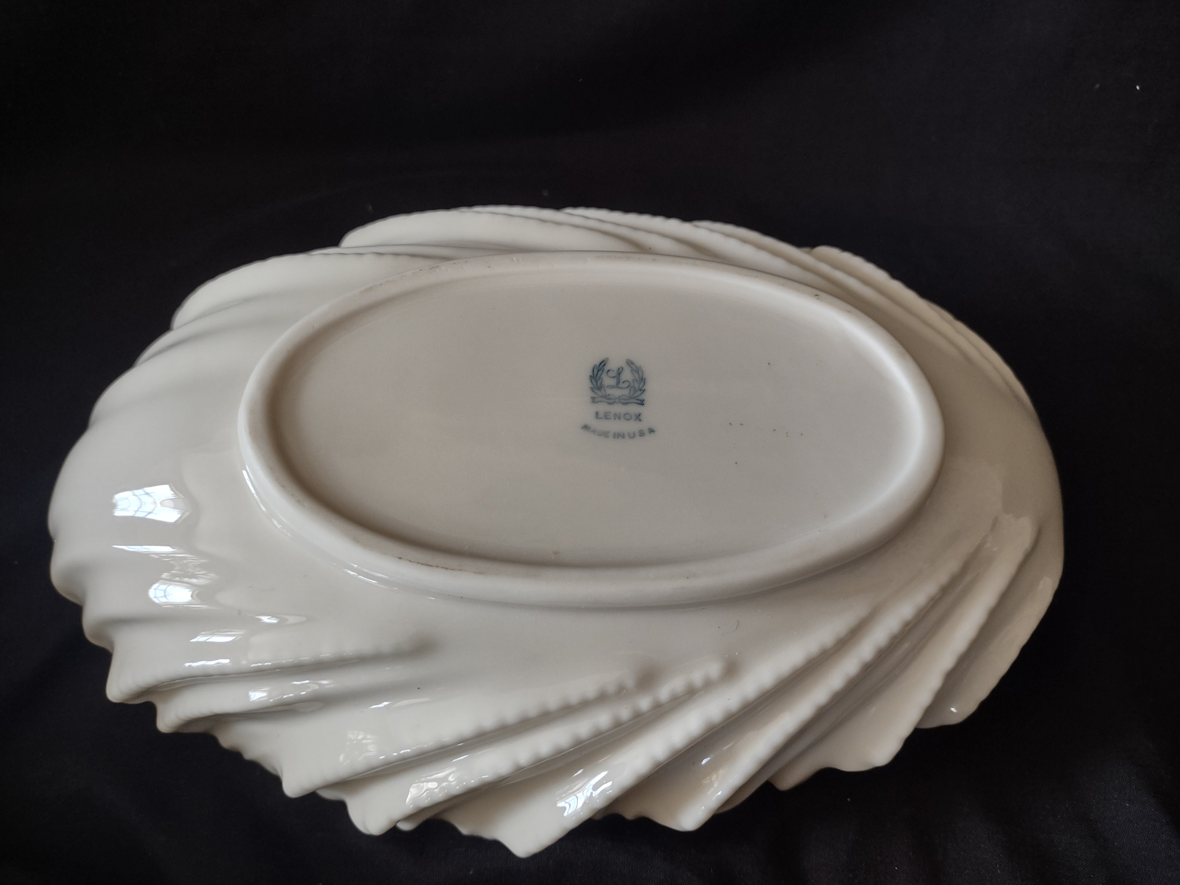 Vintage Lenox Large Sea Shell Serving Bowl (lot 1976)