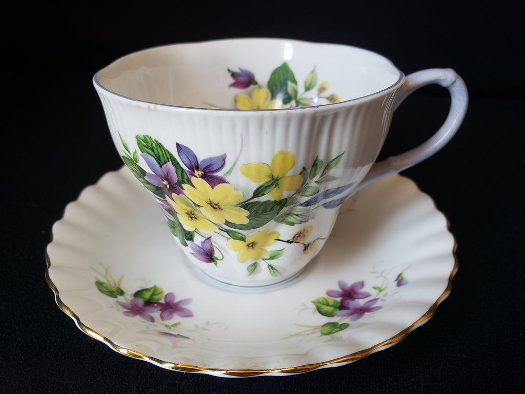 Royal Albert Tea up with Saucer Violets (lot 2032)