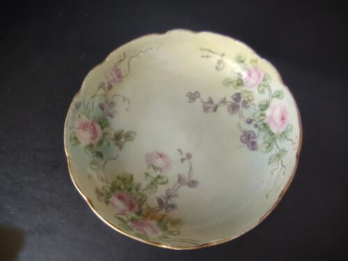 lot 757 Unmarked Footed Serving Bowl Roses
