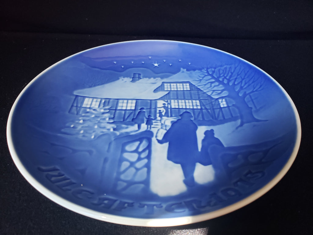 B & G Copenhagen Porcelain Wall Plate Country Christmas (lot 2196)