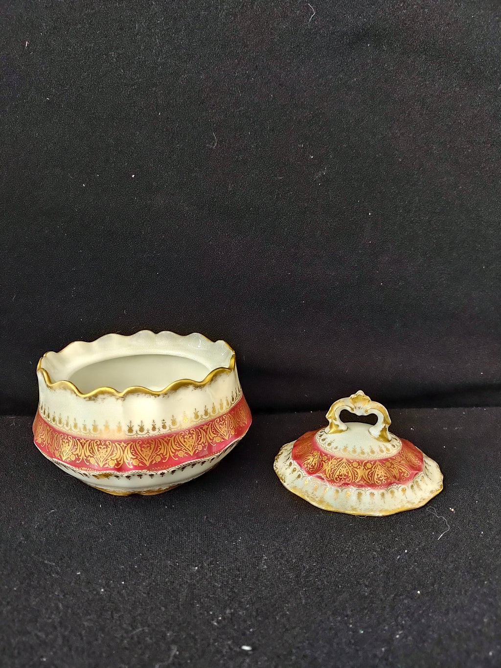 Vintage Limoges French Chic Sugar Bowl Red White Gold Pattern (Lot 3821)