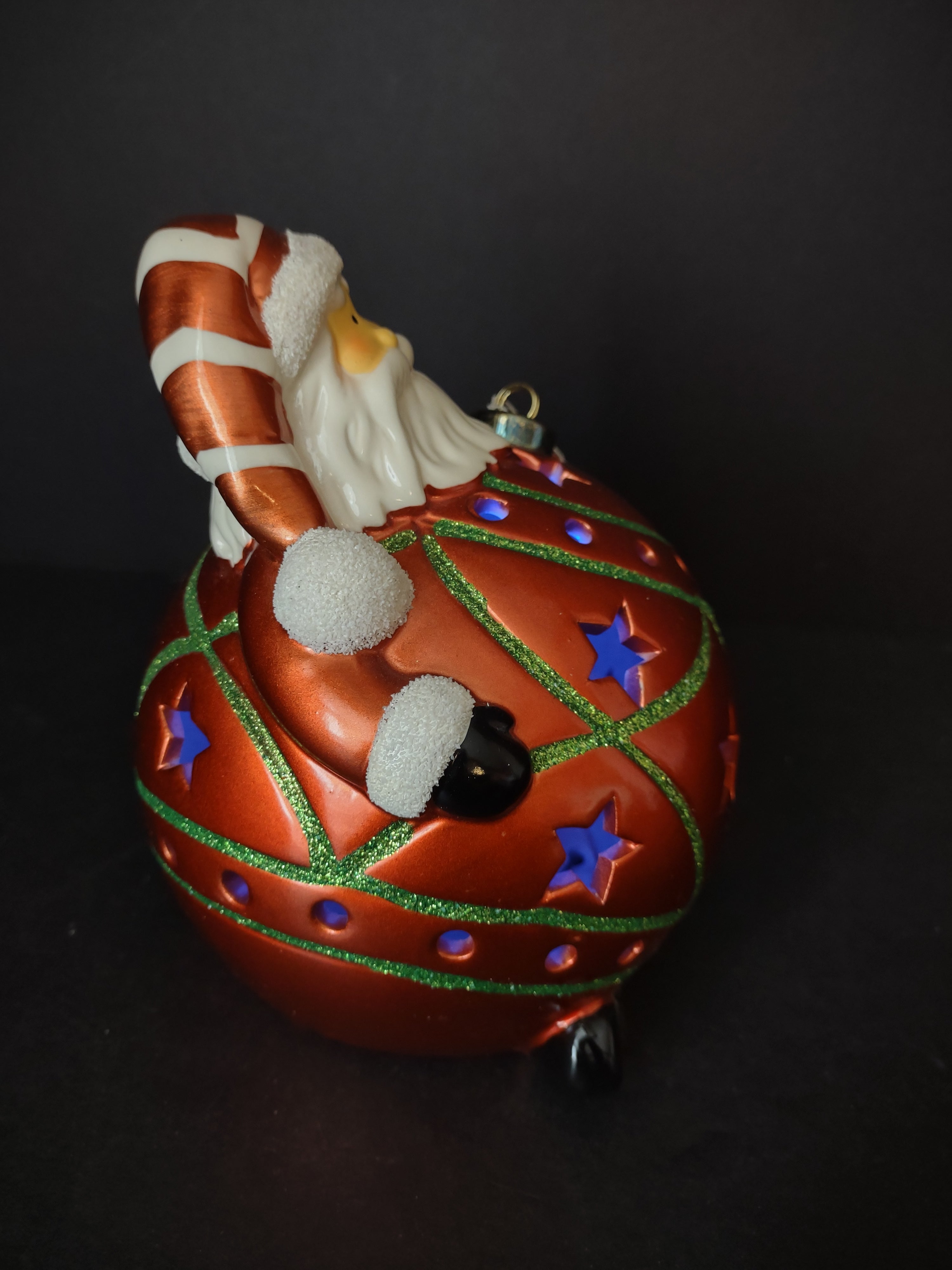 Christmas Color Changing Santa Ornament Gift Box (lot 1343)