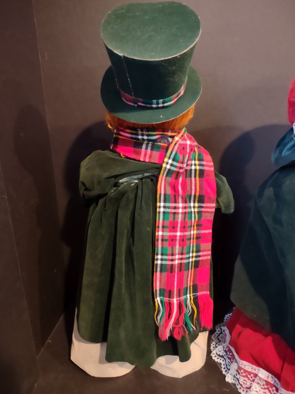Vintage Christmas Carolers Paper Mache 22" IMPERFECT (lot 3316)
